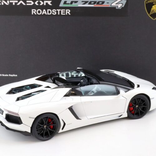 1:18 AUTOart Lamborghini Aventador LP700-4 Roadster bianco Isis/ white