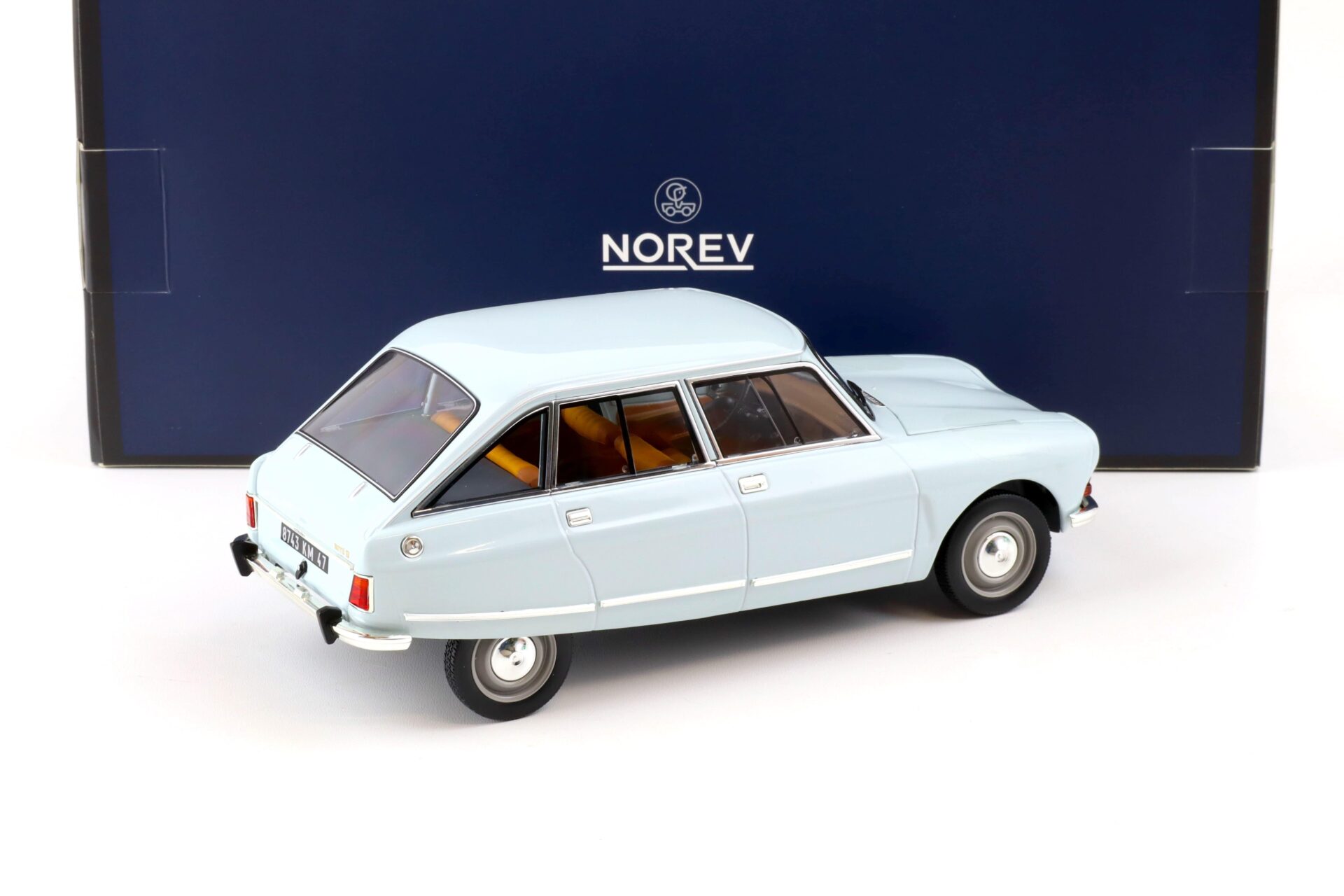 1:18 Norev Citroen Ami 8 Club 1969 Thasos blue - Limited 300 pcs.