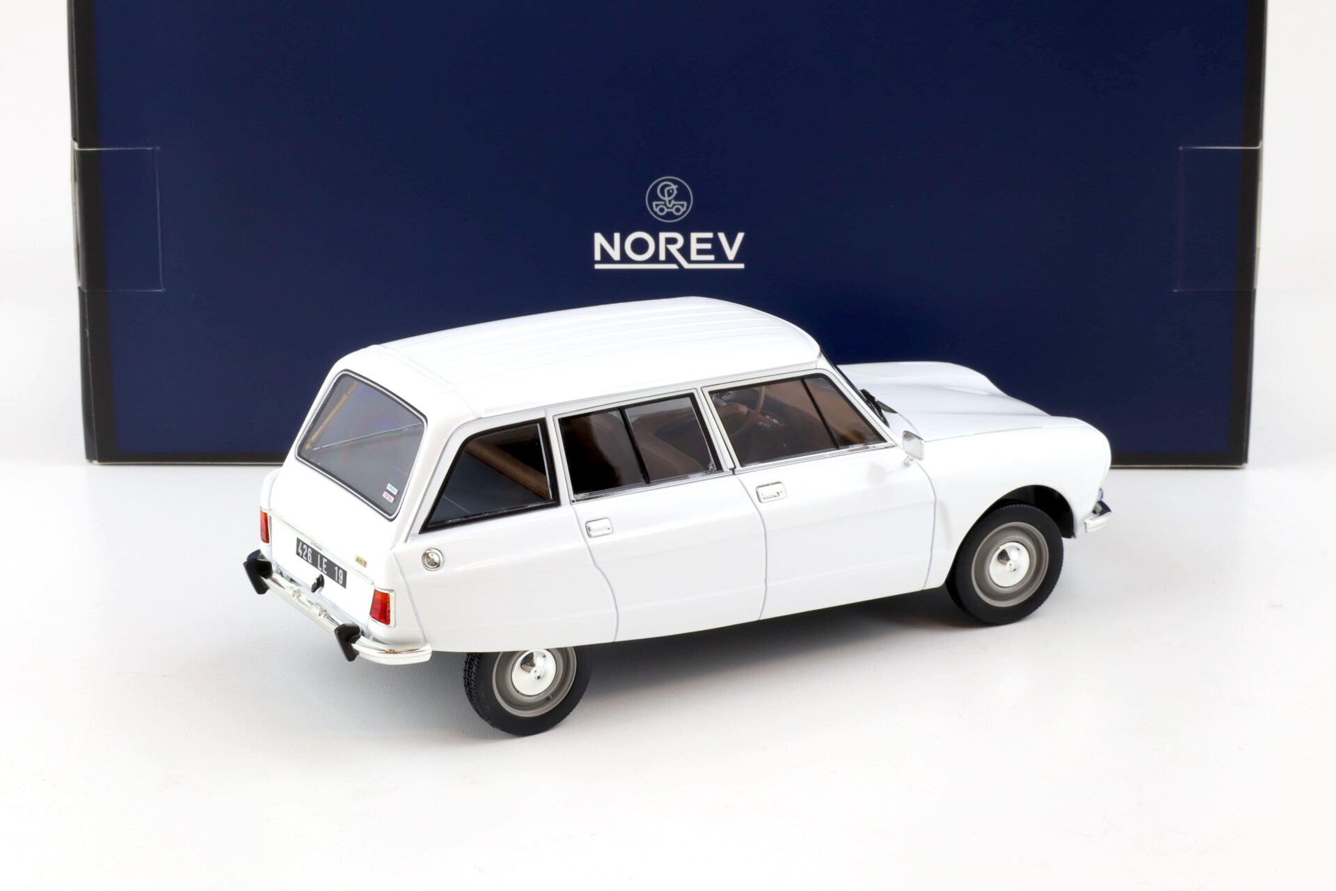 1:18 Norev Citroen Ami 8 Break 1975 white - Limited 300 pcs.