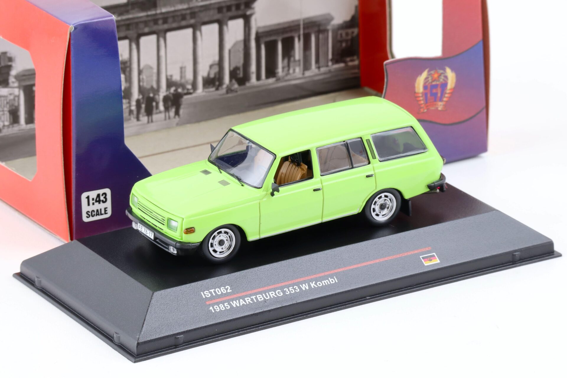 1:43 IST Models Wartburg 353 W Kombi 1985 green