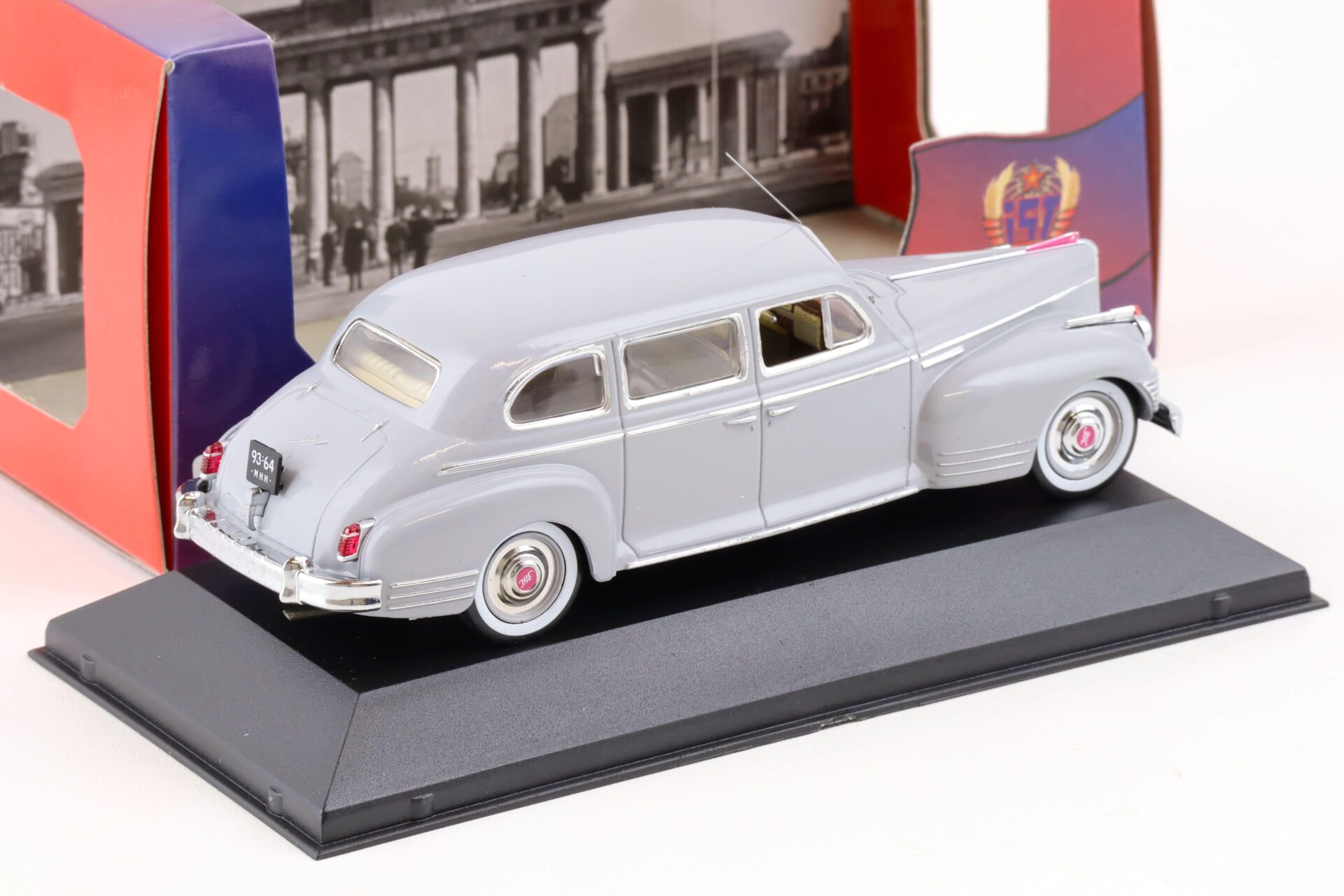 1:43 IST Models ZIS 110 Limousine grey 1947