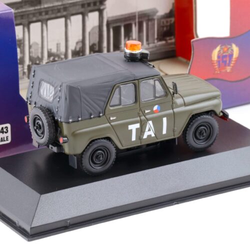 1:43 IST Models 2003 UAZ 469 Czechoslovakia Airfield Army TAI green
