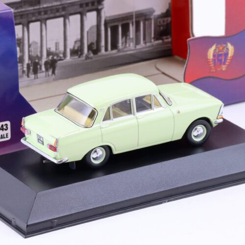 1:43 IST Models Moskwitch 412 Limousine 1971 light green - Image 2