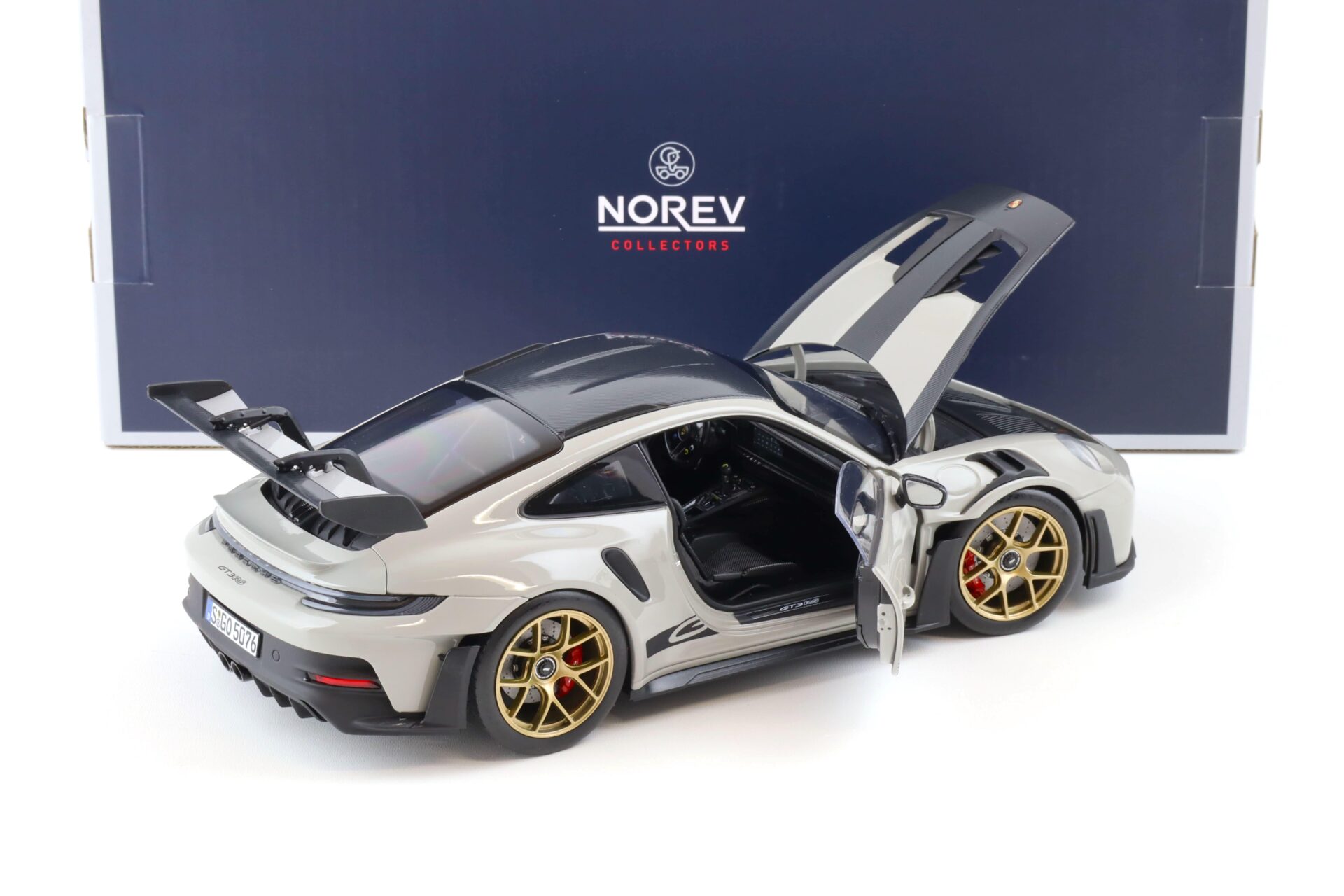 1:18 Norev Porsche 911 (992) GT3 RS Coupe Weissach Package 2022 Kreide - Limited 504 pcs.