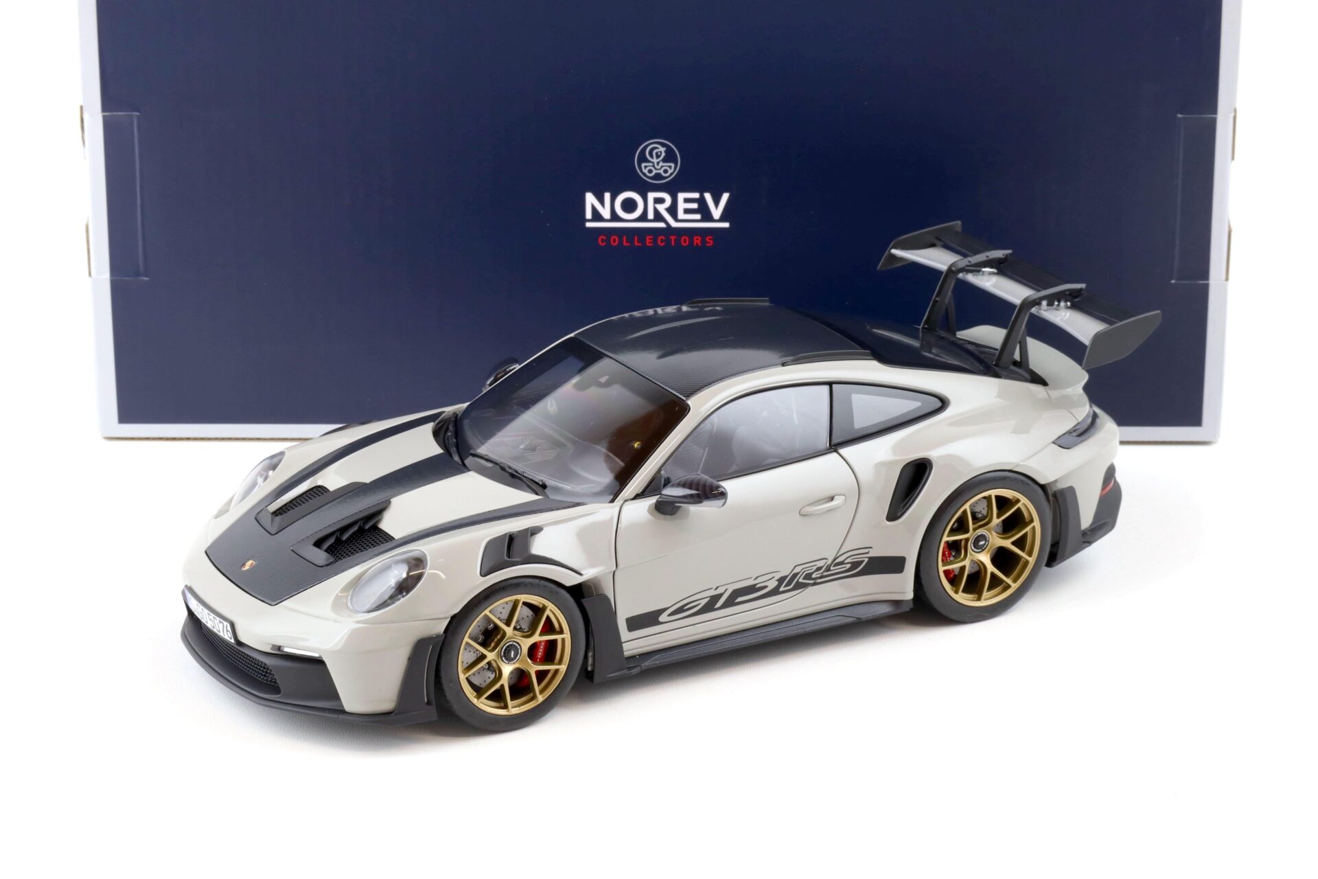 ID 82355 orig.jpg 1:18 Norev Porsche 911 (992) GT3 RS Coupe Weissach Package 2022 Kreide - Limited 504 pcs.