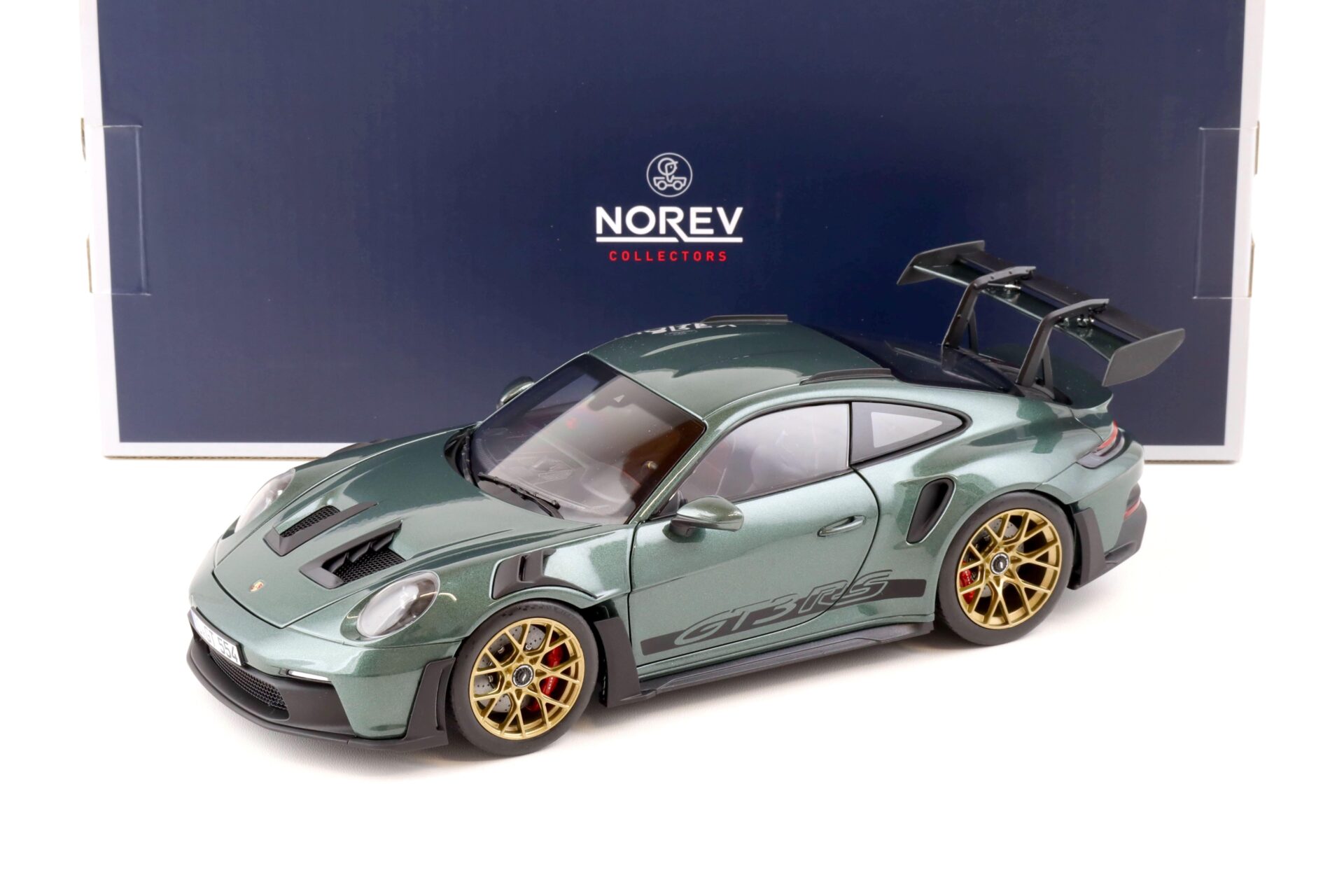 ID 82356 orig 1.jpg 1:18 Norev Porsche 911 (992) GT3 RS Coupe 2022 Malachite green metallic - Limited 504 pcs.