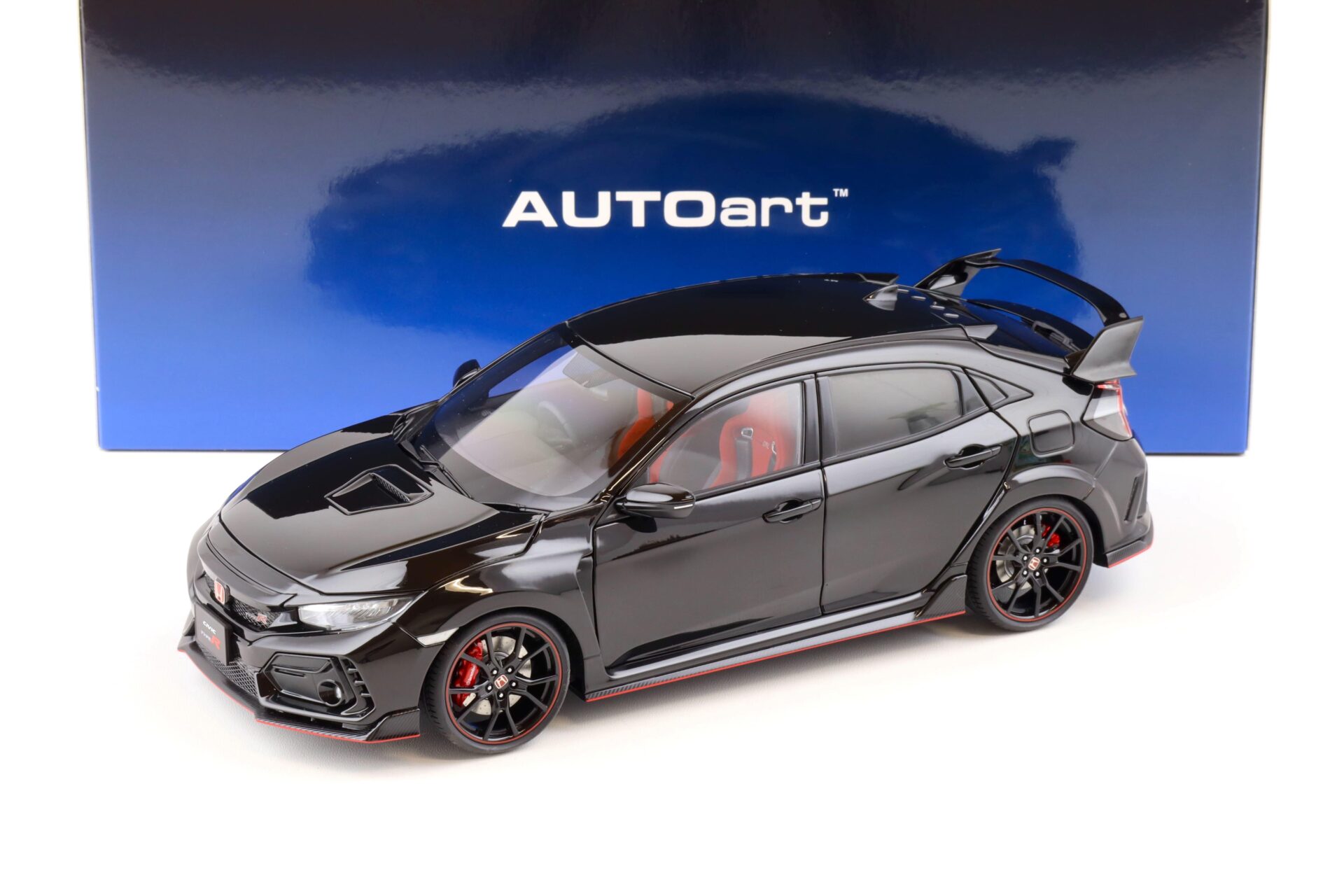 ID 82434 orig 1.jpg 1:18 AUTOart Honda Civic Type R (FK8) 2021 Crystal black pearl 73222