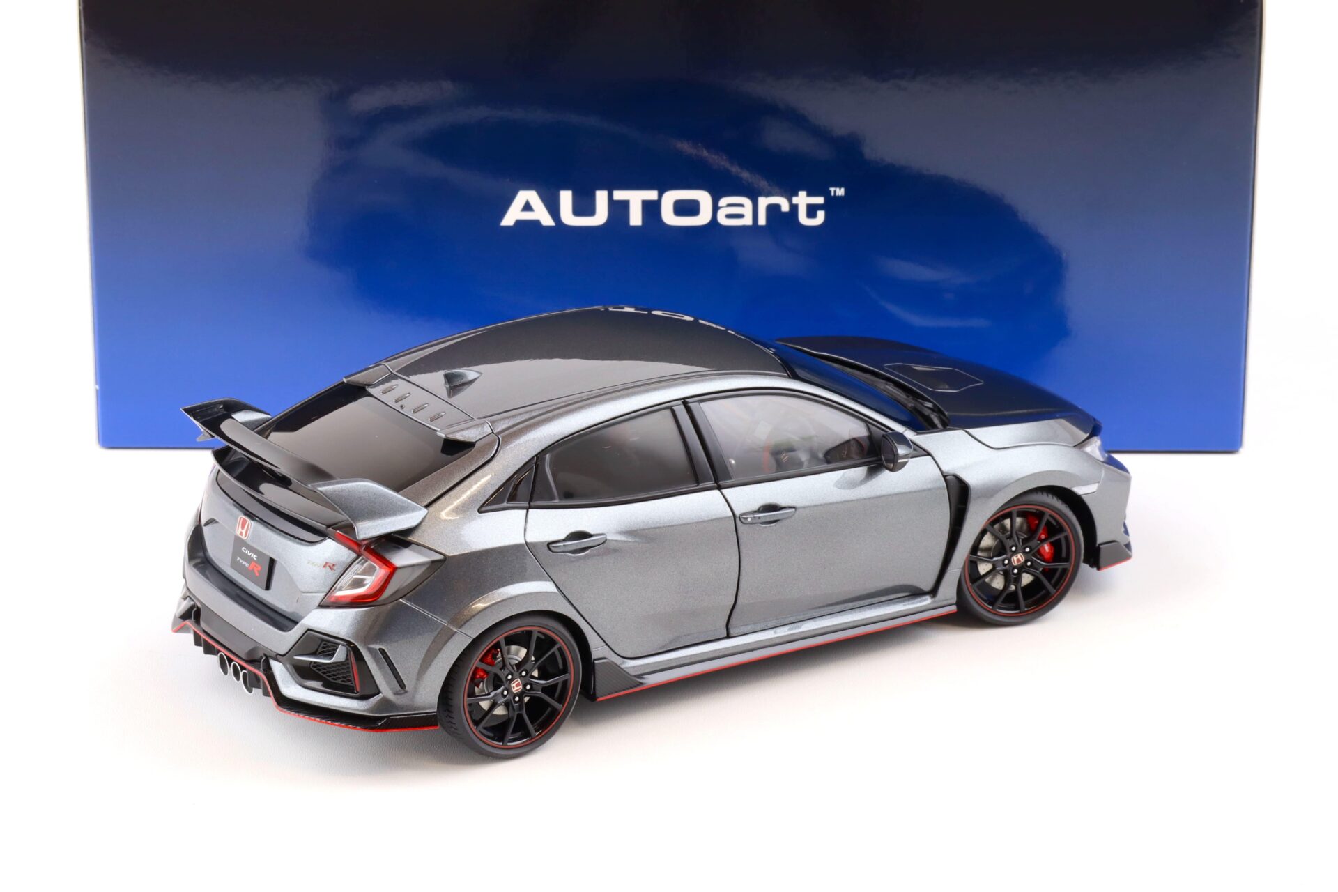 1:18 AUTOart Honda Civic Type R (FK8) 2021 polished metal metallic 73221
