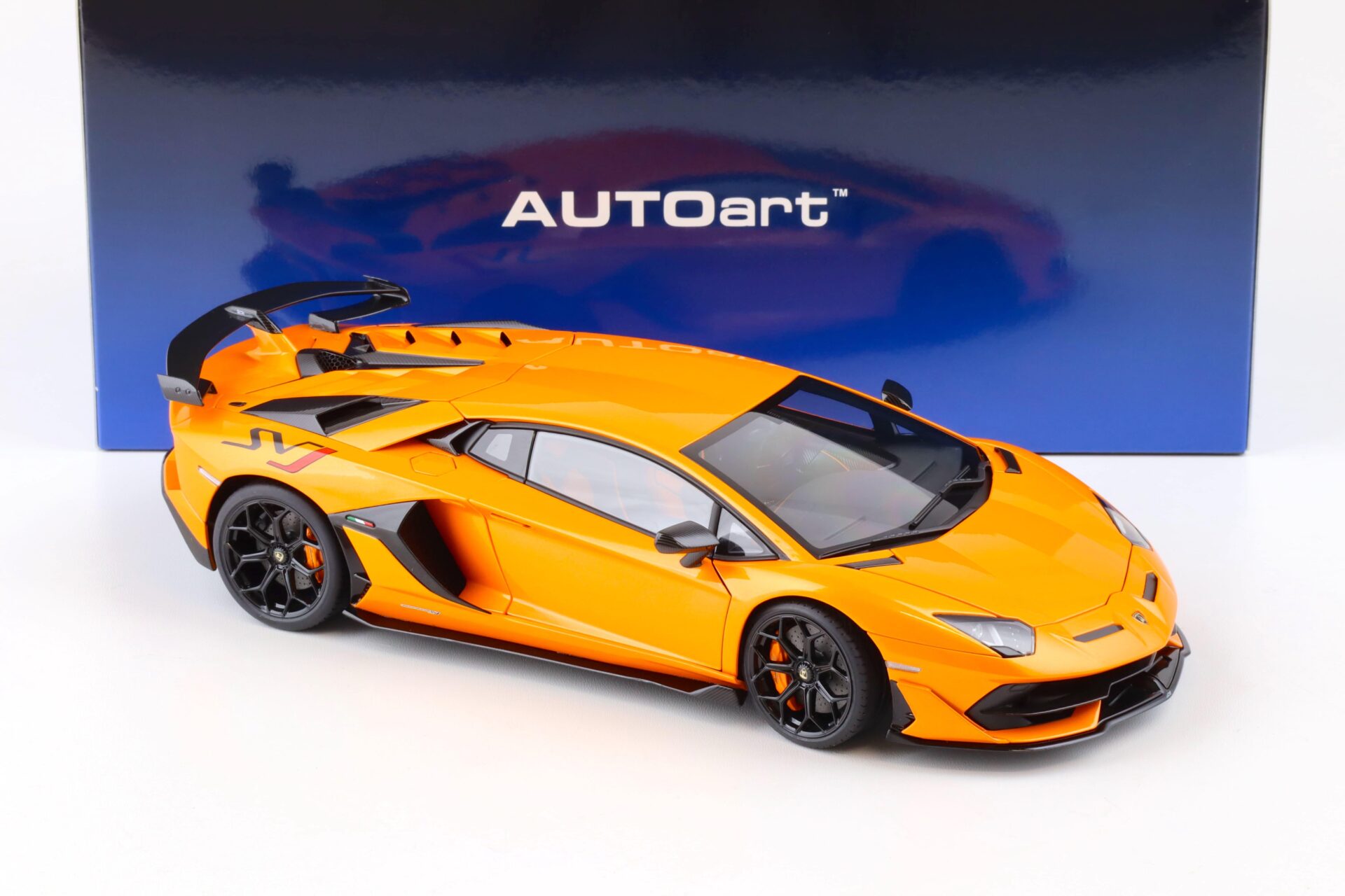 1:18 AUTOart Lamborghini Aventador SVJ 2019 Arancio Atlas/ pearl orange