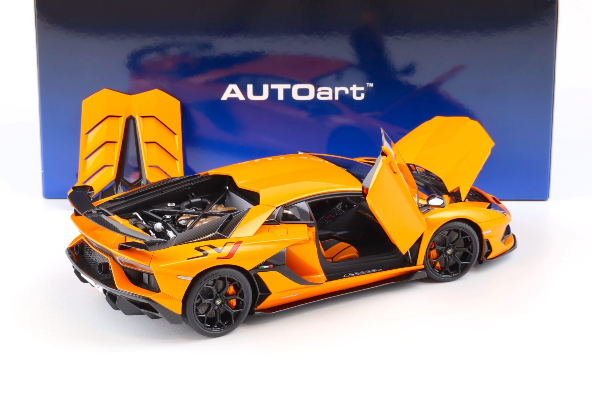 1:18 AUTOart Lamborghini Aventador SVJ 2019 Arancio Atlas/ pearl orange