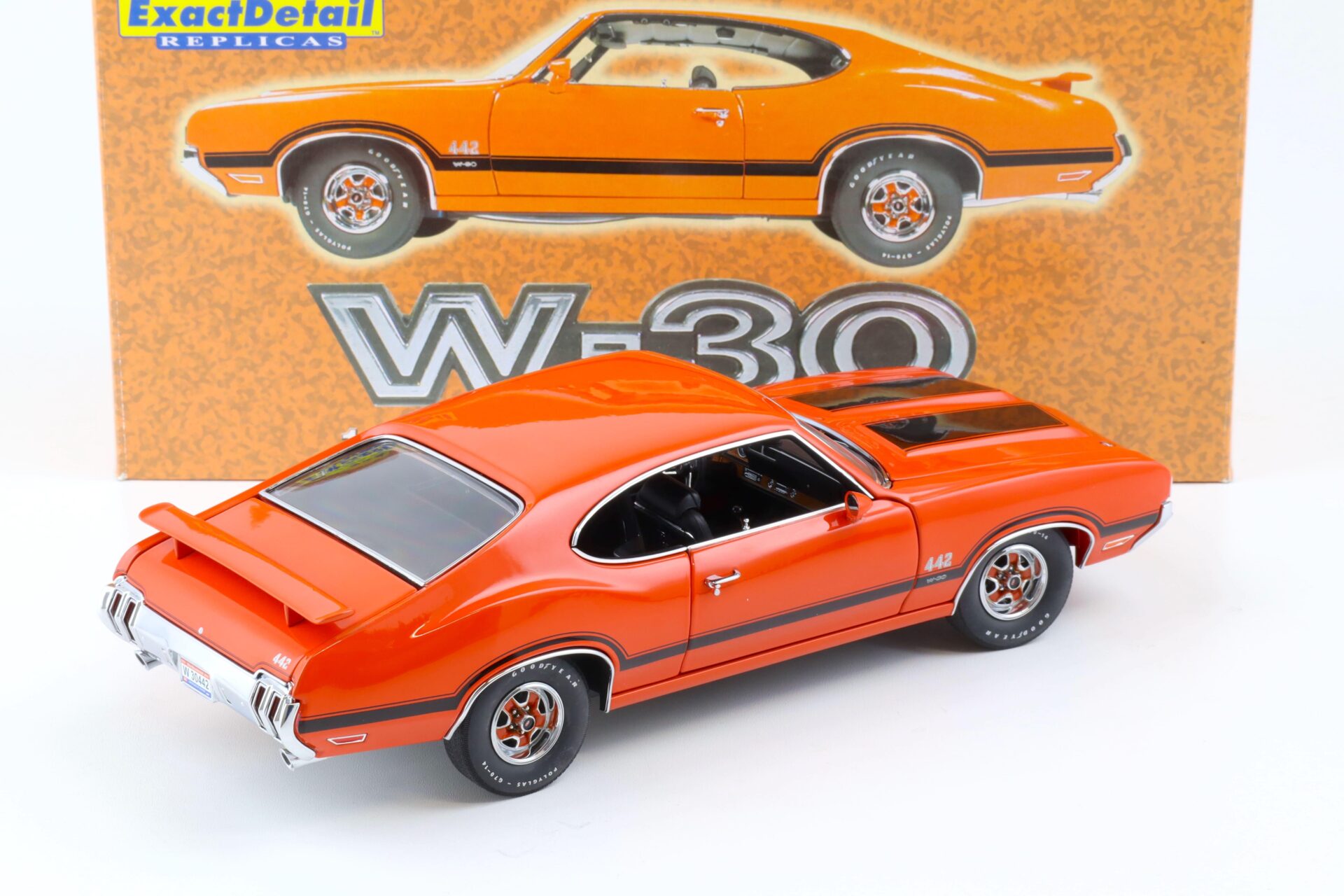 1:18 Exact Detail 1970 Oldsmobile 442 W-30 Coupe orange/ black