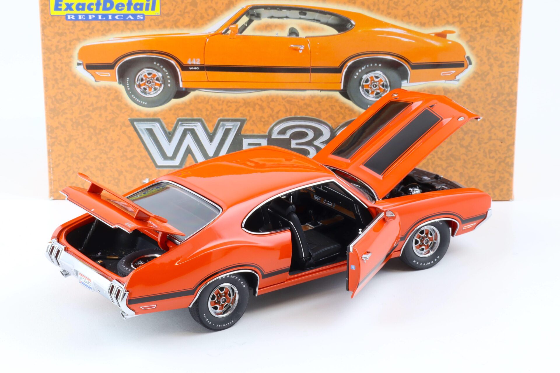 1:18 Exact Detail 1970 Oldsmobile 442 W-30 Coupe orange/ black