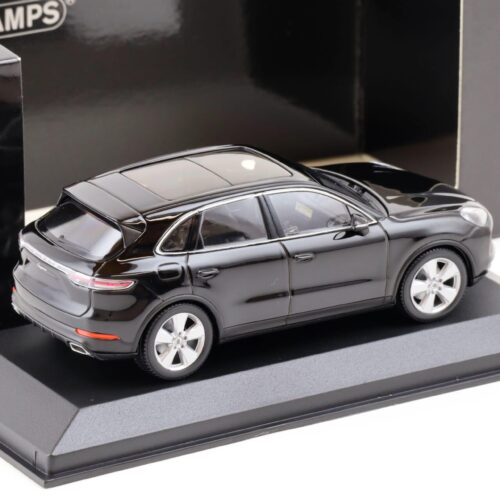 1:43 Minichamps Porsche Cayenne 2017 deep black metallic