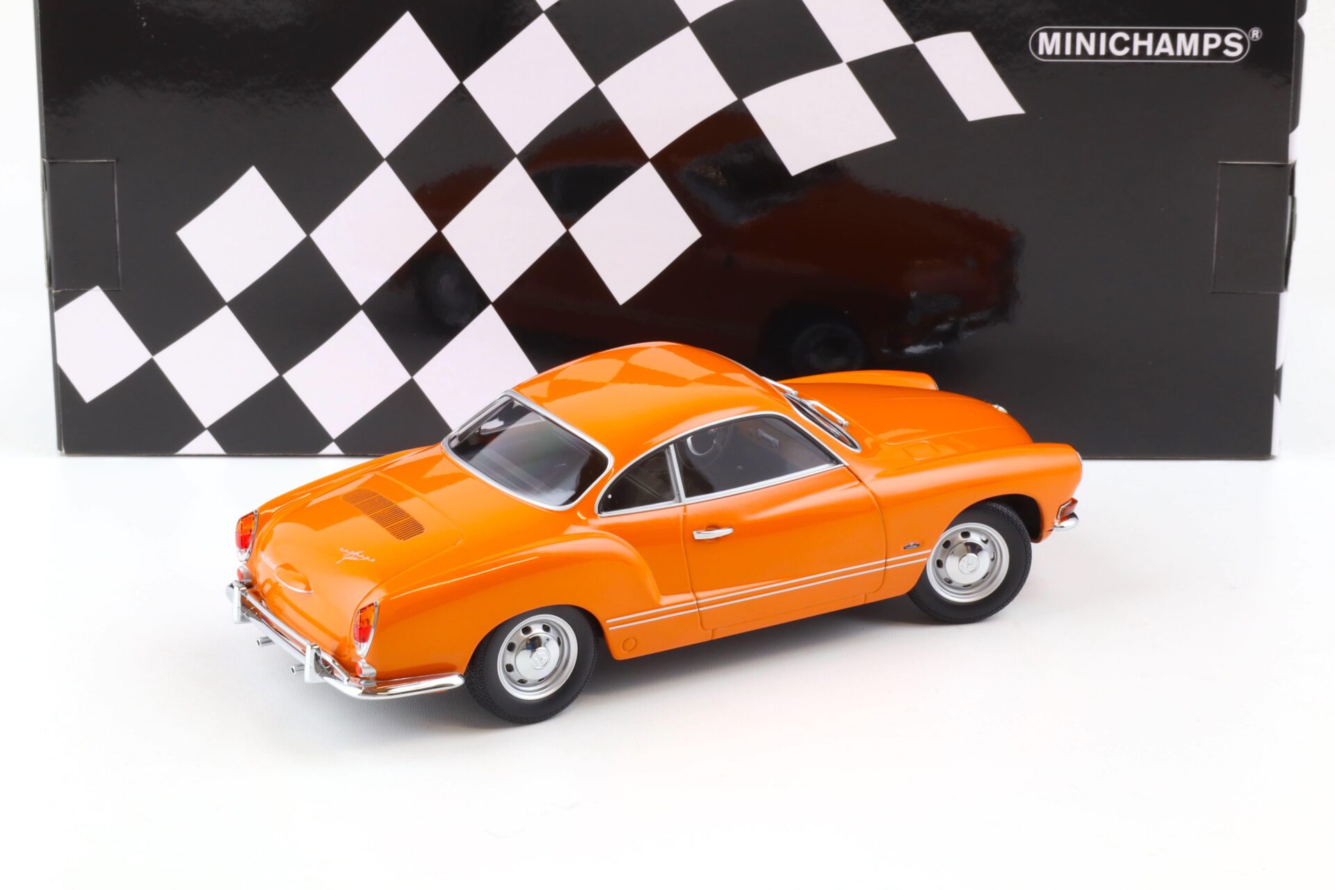 1:18 Minichamps VW Karmann Ghia Coupe 1970 orange