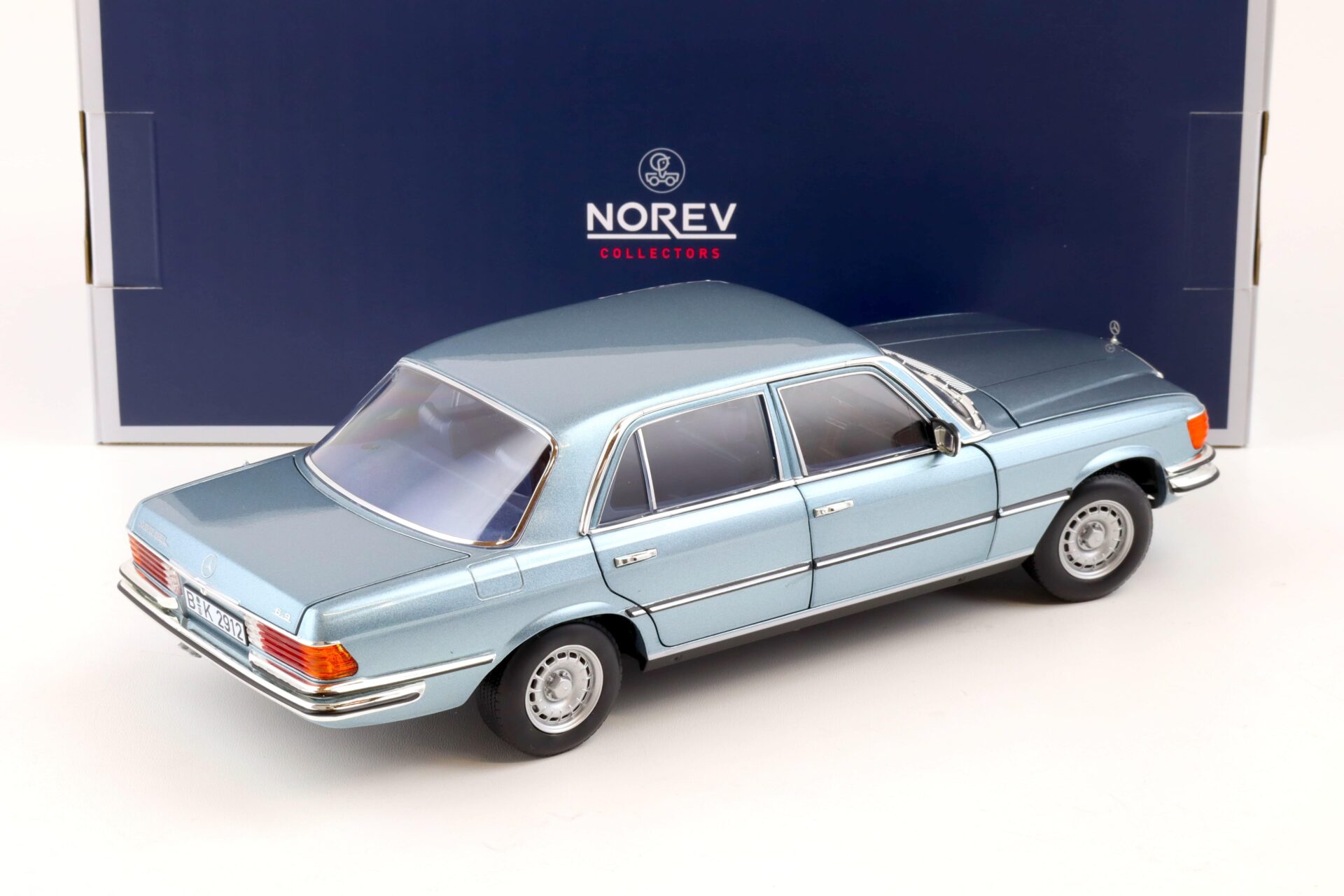 1:18 Norev Mercedes 450 SEL 6.9 Limousine grey/blue metallic 1976