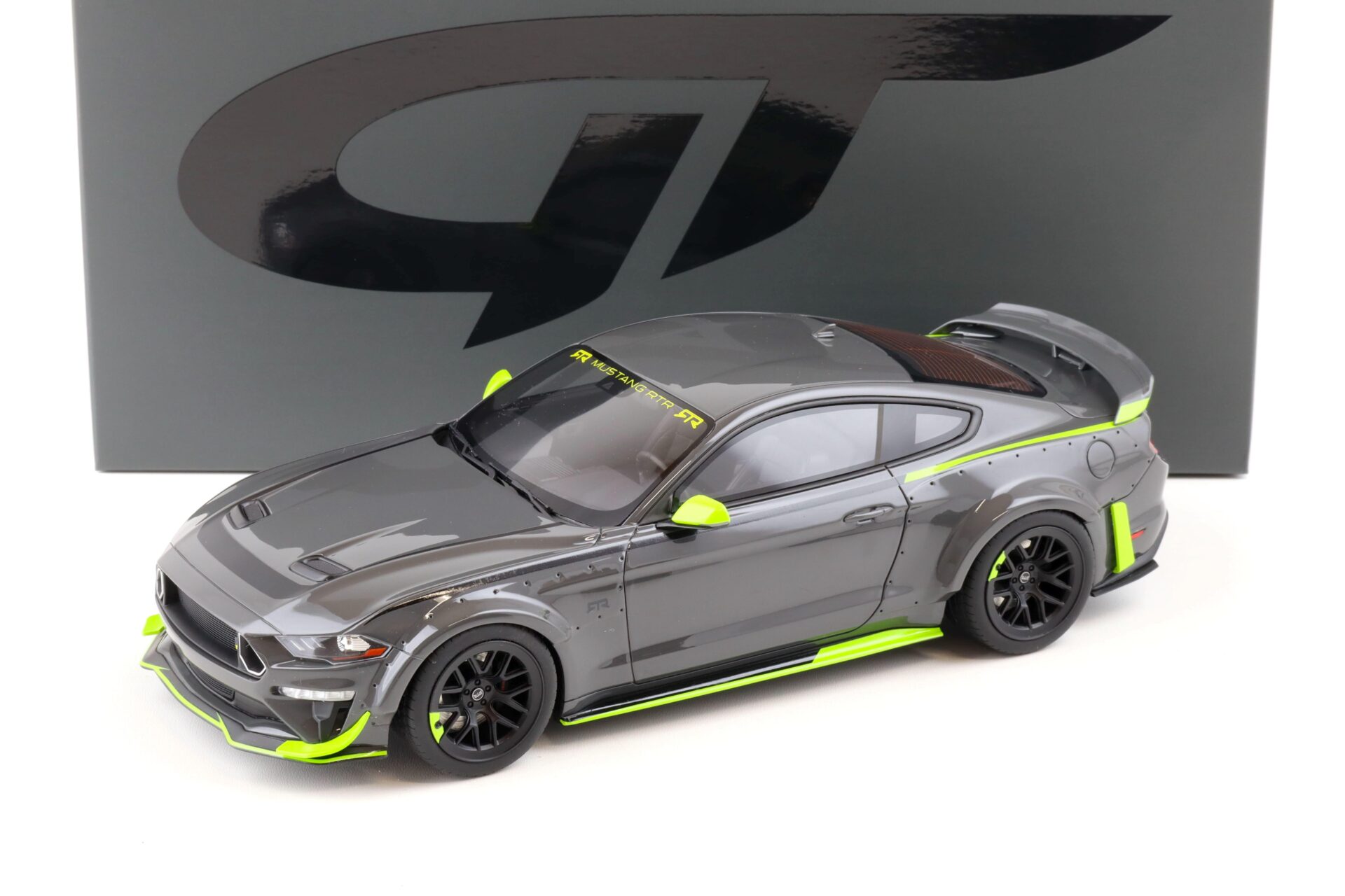 ID 82866 orig.jpg 1:18 GT Spirit GT384 Ford RTR Mustang Spec 5 Coupe 10th Anniversary grey 2020