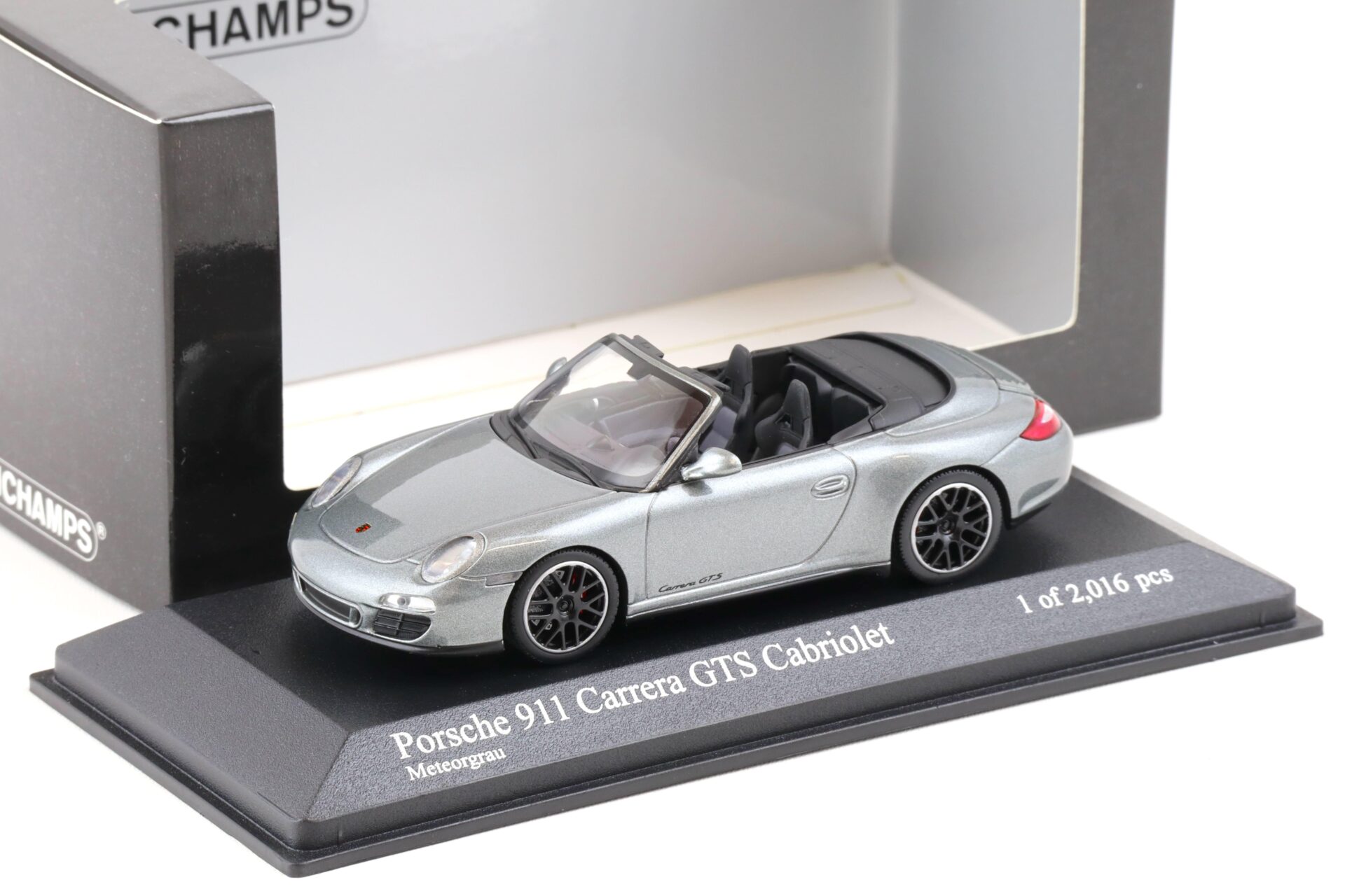 ID 83026 orig 1.jpg 1:43 Minichamps Porsche 911 (997.2) Carrera GTS Cabriolet 2011 Meteor grey