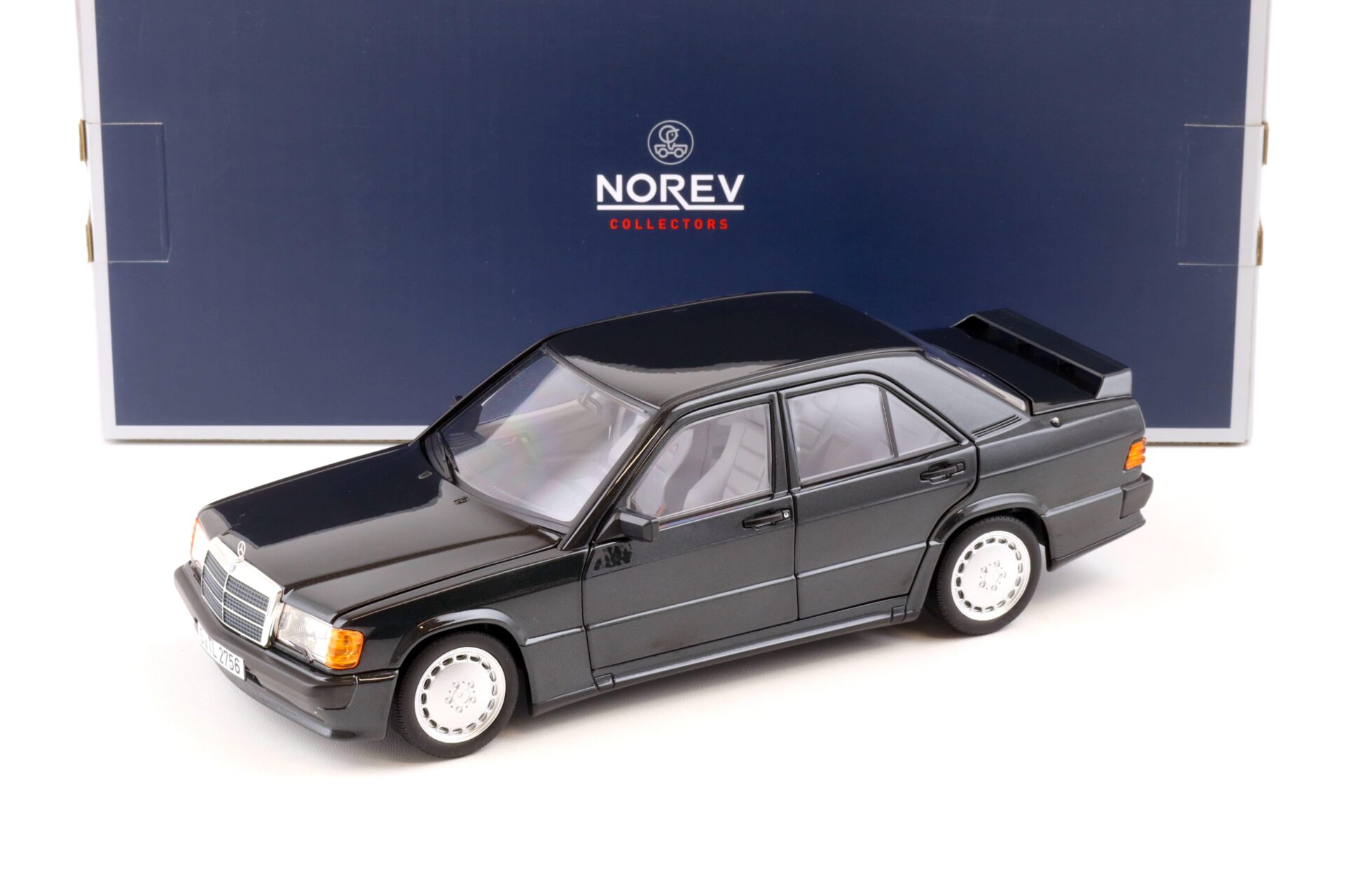 1:18 Norev Mercedes 190E 2.3-16 W201 Limousine 1984 black metallic