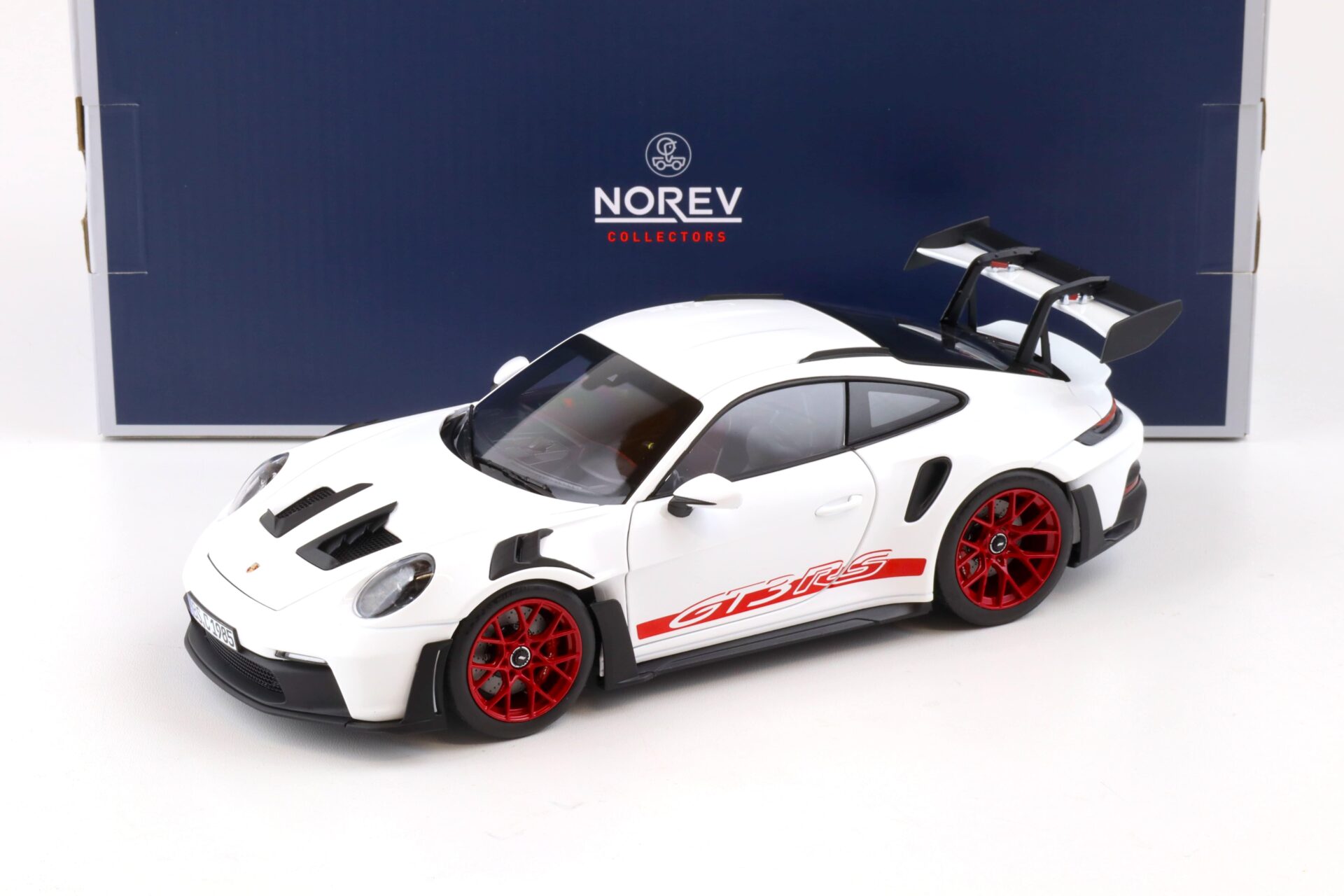 1:18 Norev Porsche 911 (992) GT3 RS Coupe 2022 white/ pyro red