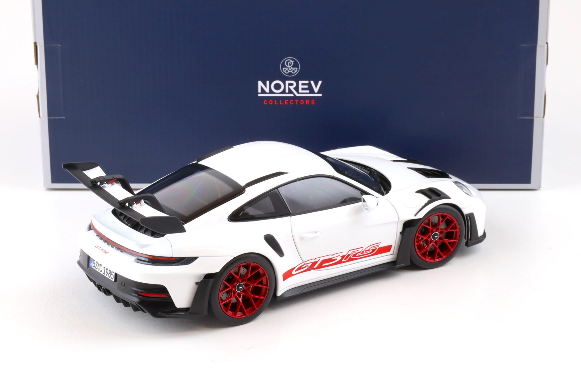 1:18 Norev Porsche 911 (992) GT3 RS Coupe 2022 white/ pyro red