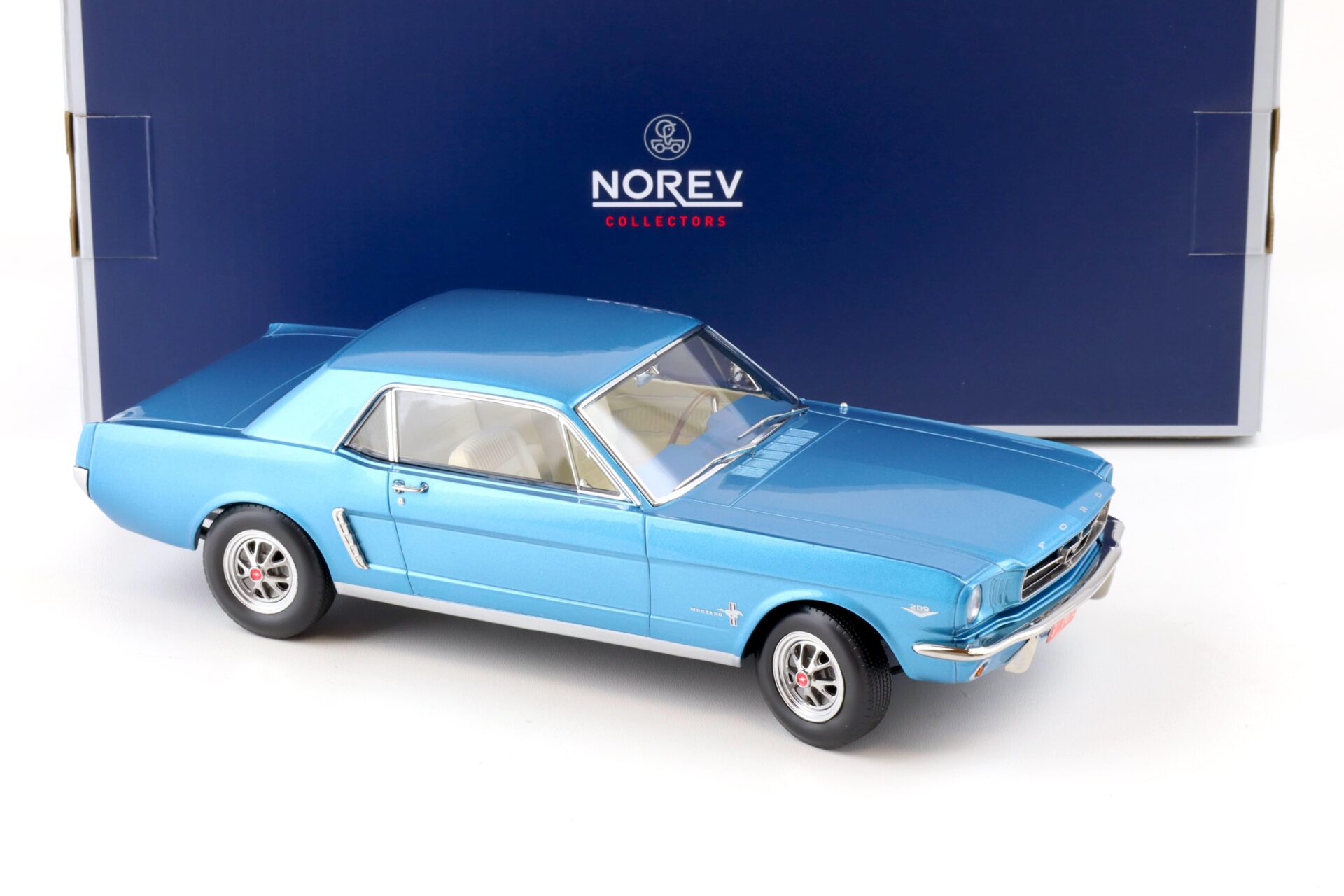 1:18 Norev Ford Mustang Hardtop Coupe 1965 Turquoise metallic