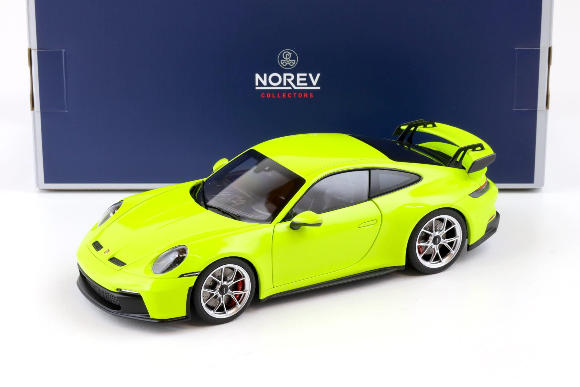 ID 83275 orig.jpg 1:18 Norev Porsche 911 (992) GT3 Coupe 2021 Acid green