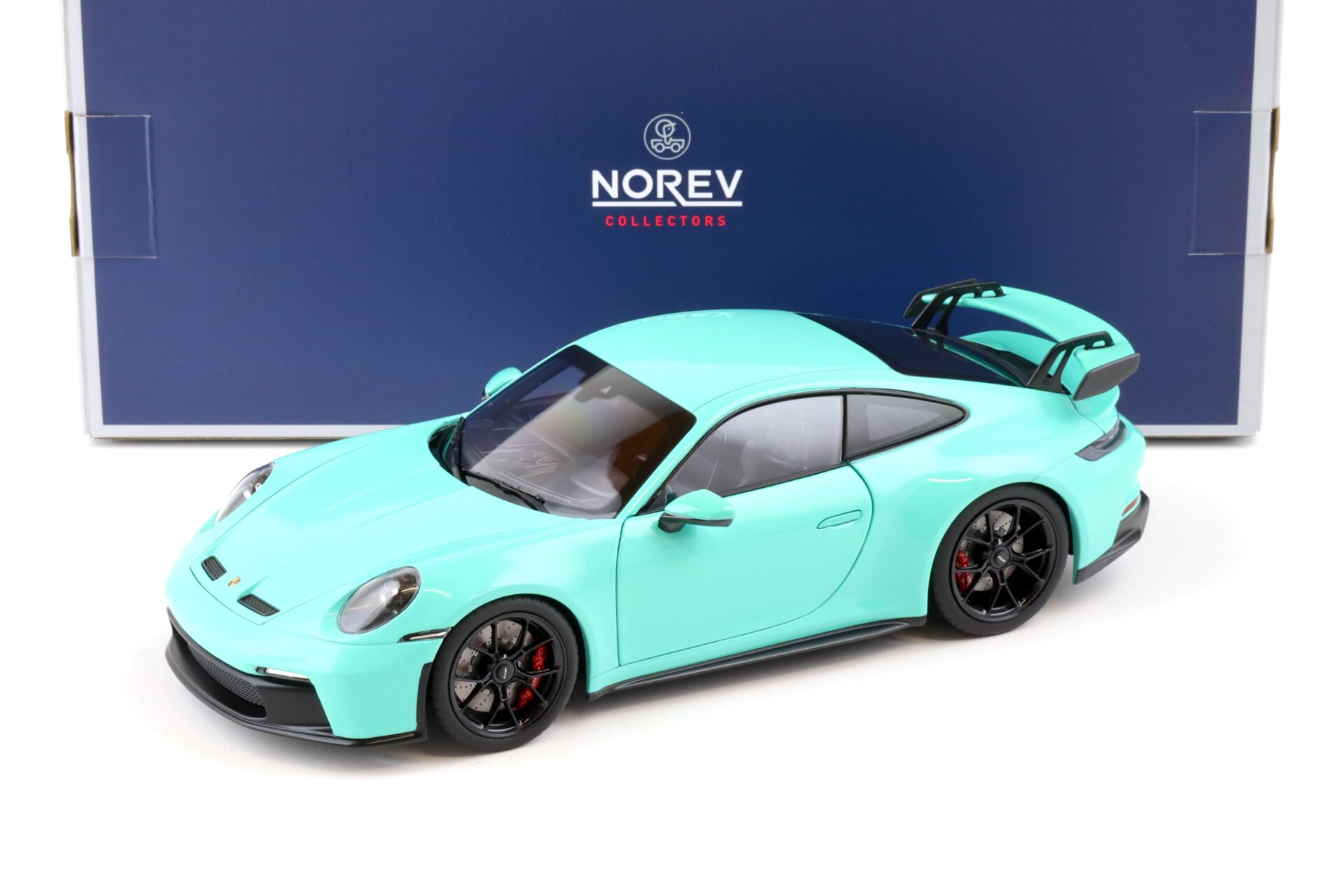 ID 83280 orig.jpg 1:18 Norev Porsche 911 (992) GT3 Coupe 2021 Mint green/ black wheels