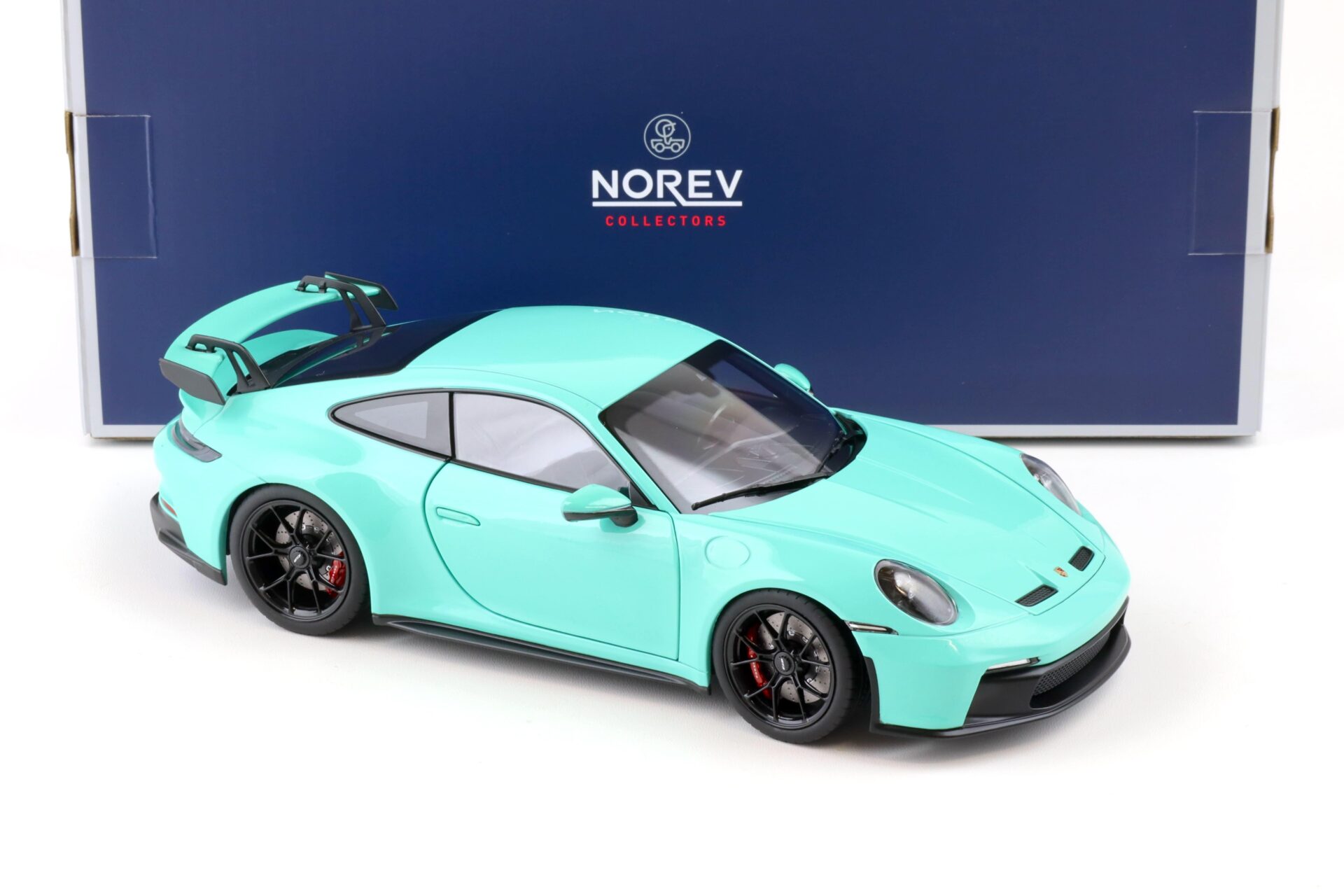 1:18 Norev Porsche 911 (992) GT3 Coupe 2021 Mint green/ black wheels
