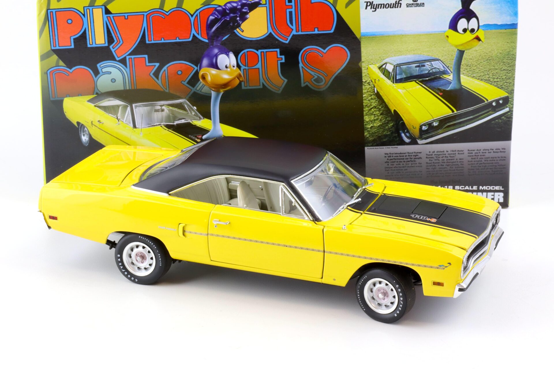 1:18 GMP 1970 Plymouth Road Runner The Loved Bird Air Grabber Figure yellow/ black