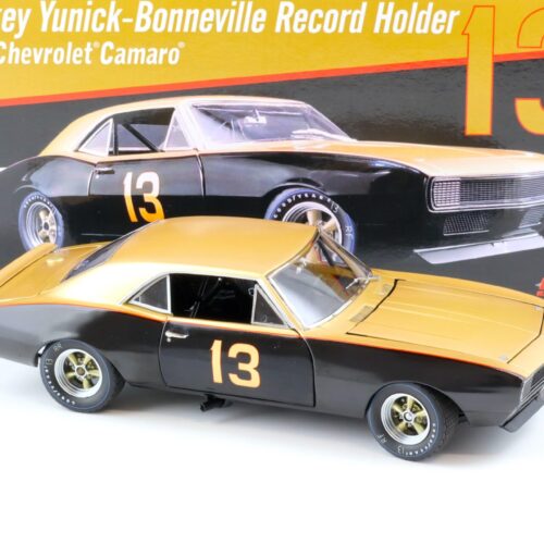 1:18 GMP Chevrolet Camaro 1967 Bonneville Record #13 Smokey Yunick black/ gold - Image 2