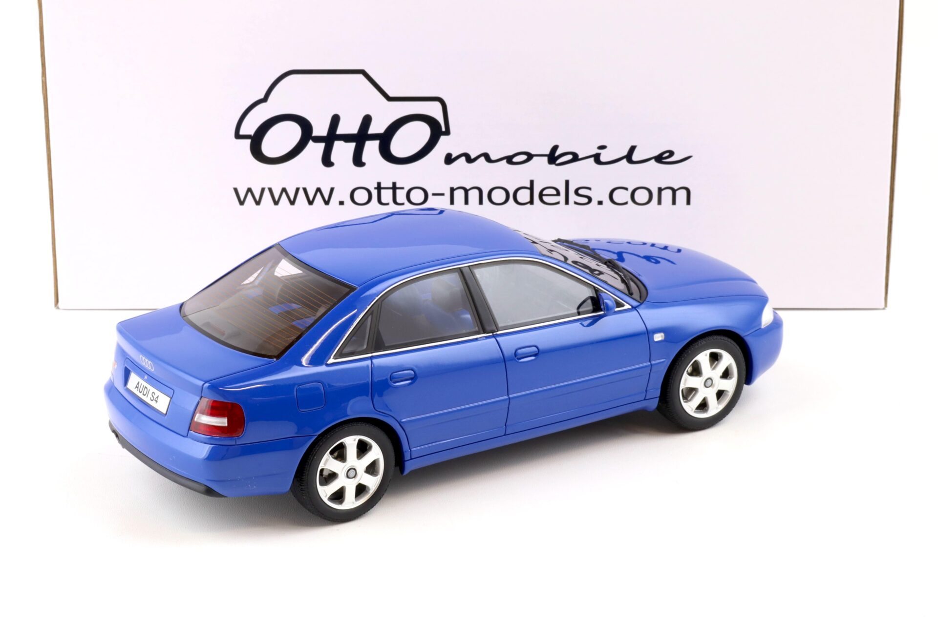 1:18 OTTO mobile OT373 Audi S4 (B5) 2.7l Biturbo Limousine 1998 blue