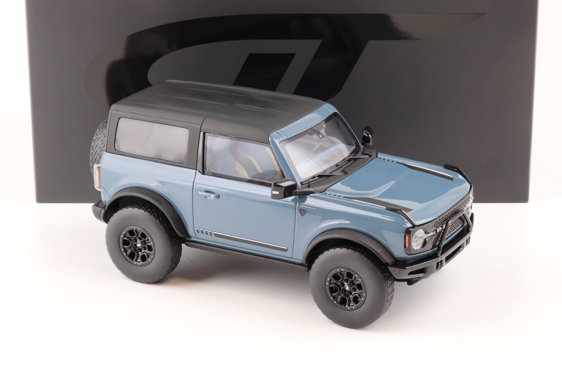 1:18 GT Spirit GT359 Ford Bronco 2-Doors First Edition grey/ blue 2021