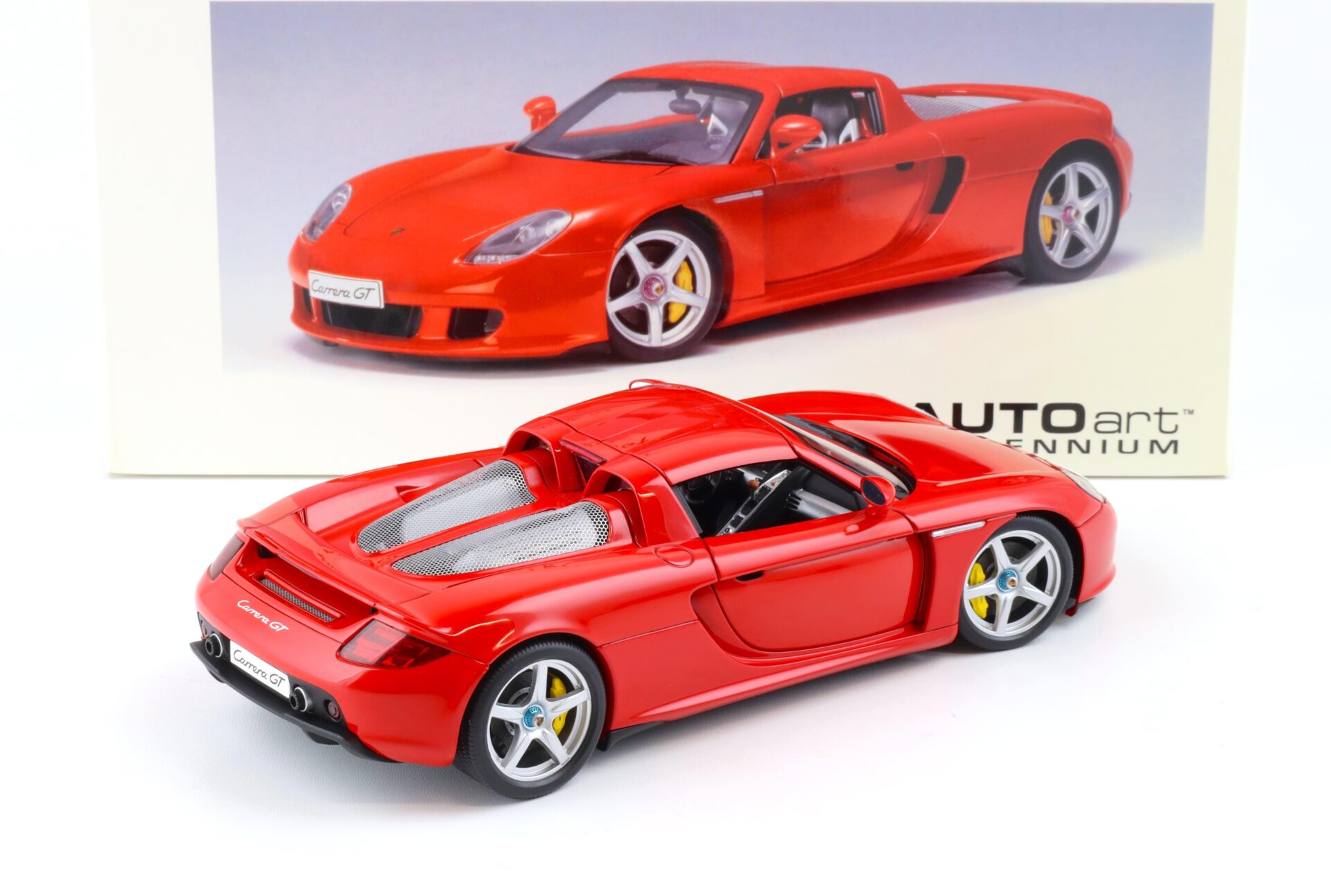 1:18 AUTOart Porsche Carrera GT 2003 red 78044
