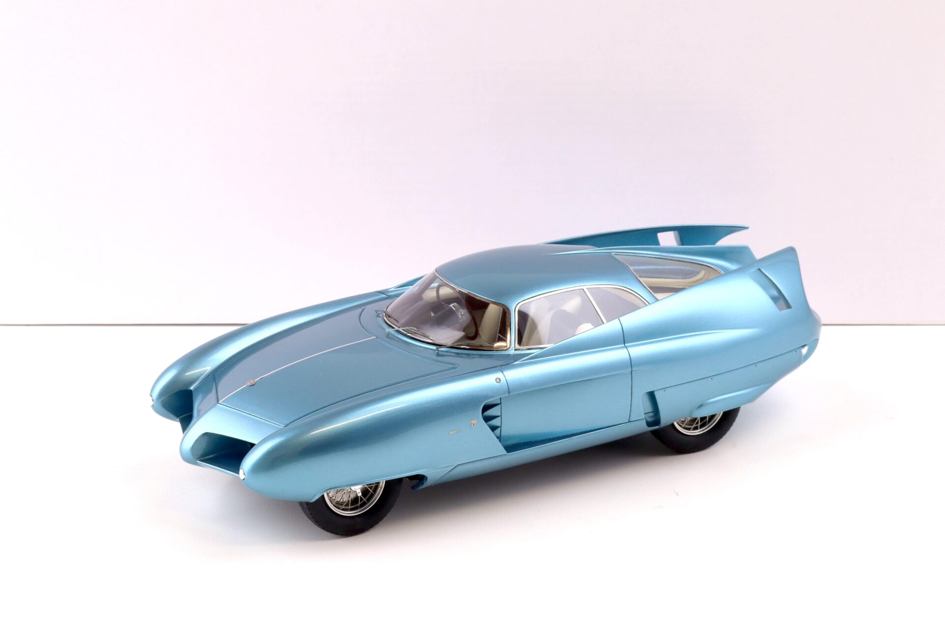 1:18 Matrix Alfa Romeo B.A.T. 7 blue metallic 1954