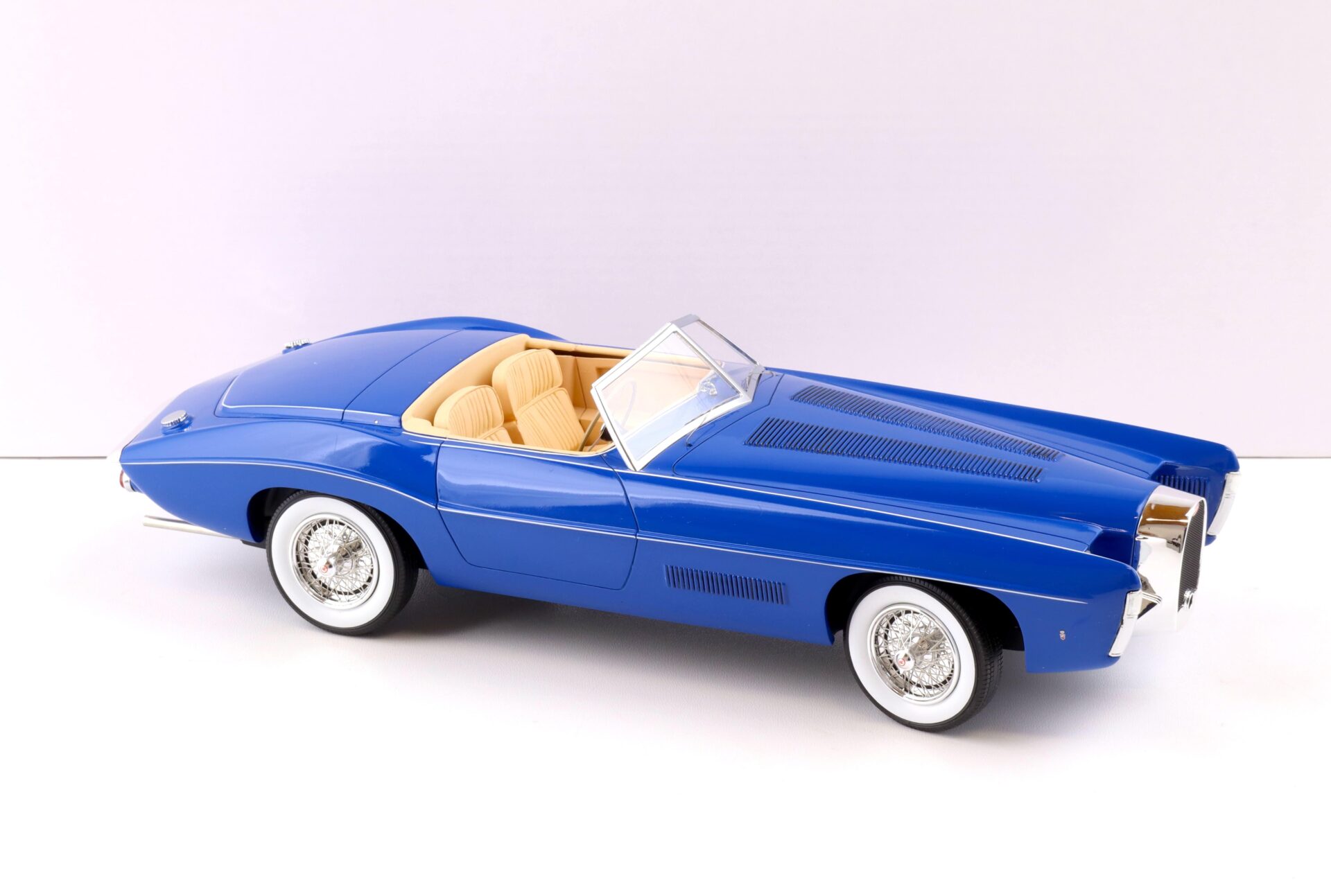 1:18 Matrix Bugatti T101C Exner-Ghia open Top 1966 blue