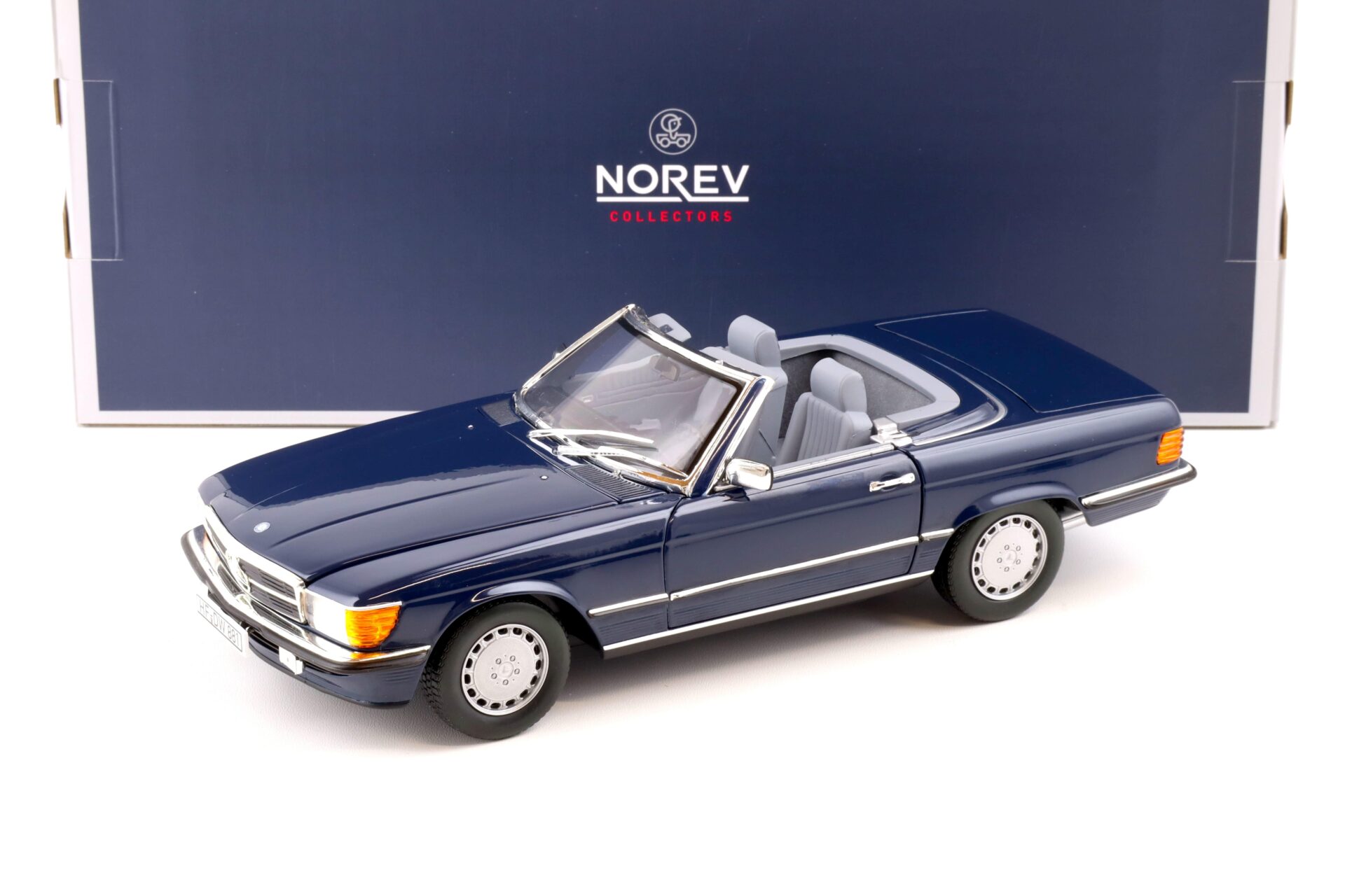 1:18 Norev Mercedes 300 SL Cabriolet R107 with Top 1986 dark blue