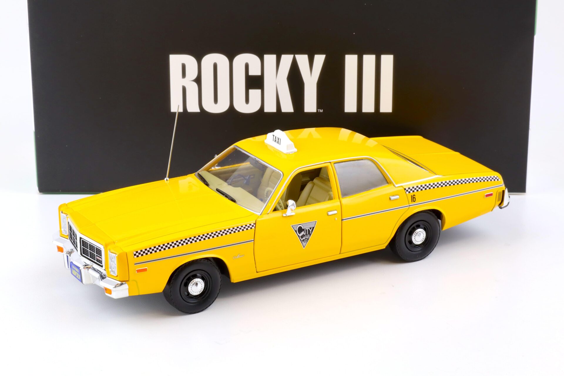 ID 83768 orig 1.jpg 1:18 Greenlight 1978 Dodge Monaco City Cab Taxi yellow ROCKY III 1982