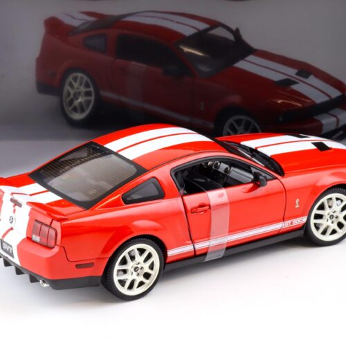1:18 Hot Wheels Elite 2007 Shelby GT500 Coupe red/ white stripes