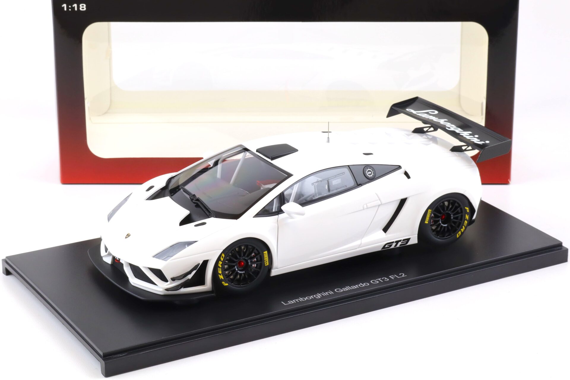 ID 83808 orig.jpg 1:18 AUTOart Lamborghini Gallardo GT3 FL2 2013 white 81358