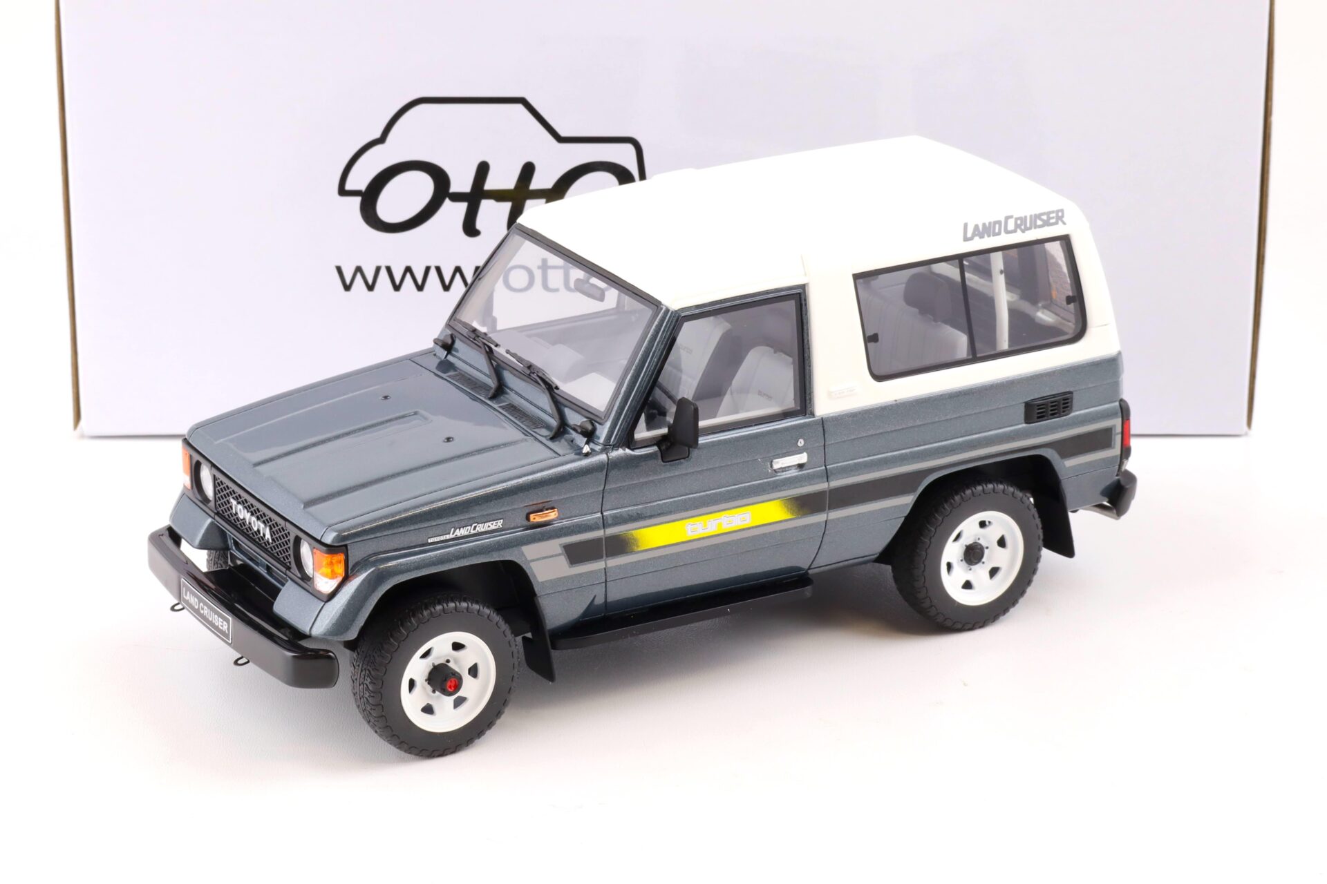 ID 83841 orig 1.jpg 1:18 OTTO mobile OT437 Toyota Land Cruiser LJ 73 grey metallic 1987