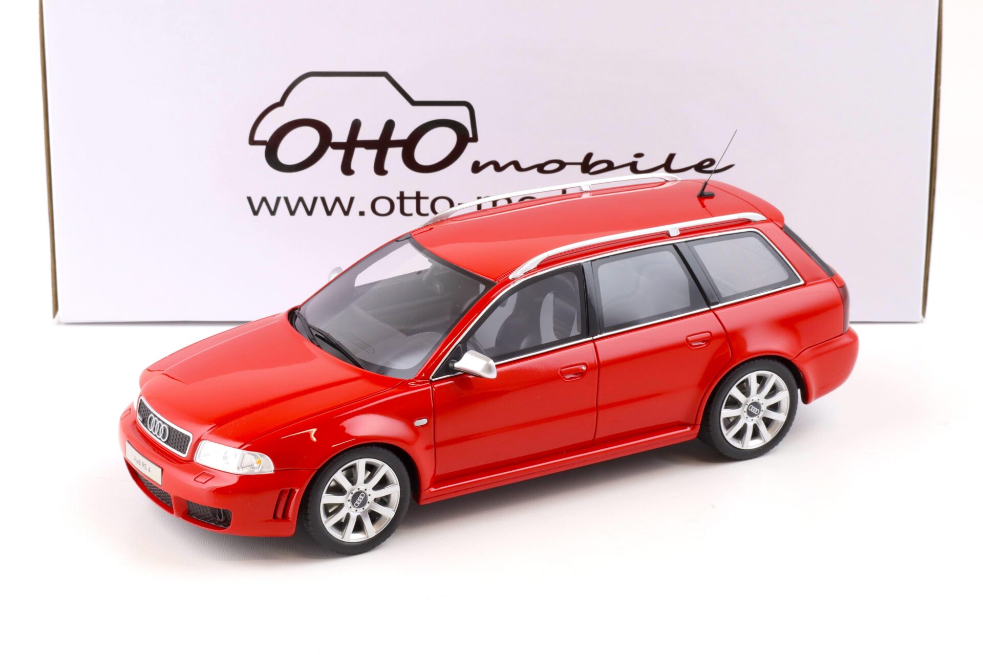 ID 83849 orig 1.jpg 1:18 OTTO mobile OT1026B Audi RS4 Avant B5 Misano red 2000