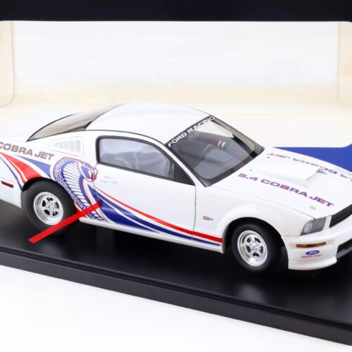 1:18 AUTOart Ford Mustang Cobra Jet 2009 white 72921