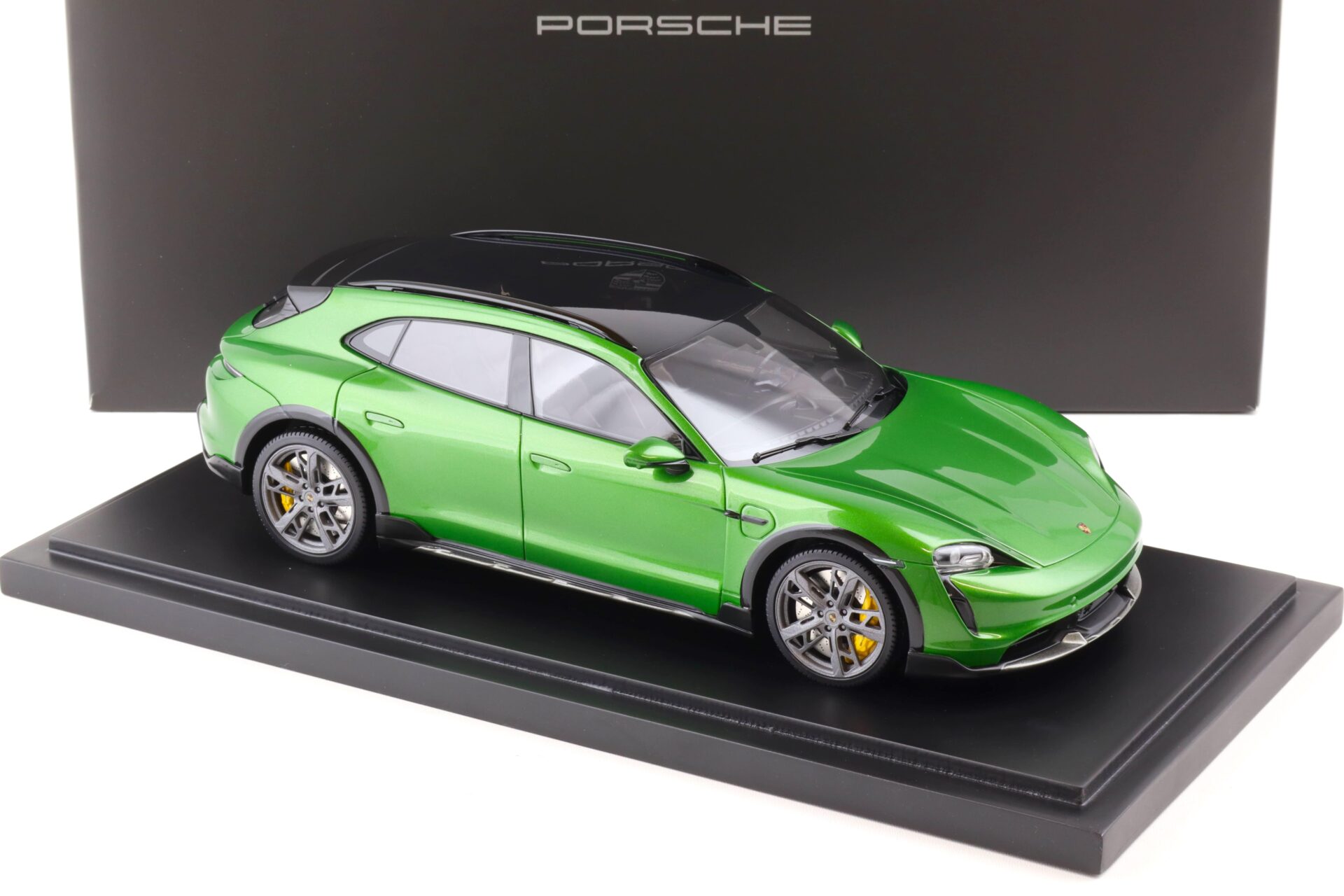 1:18 Minichamps Porsche Taycan Turbo S Cross Turismo mamba green WAP DEALER