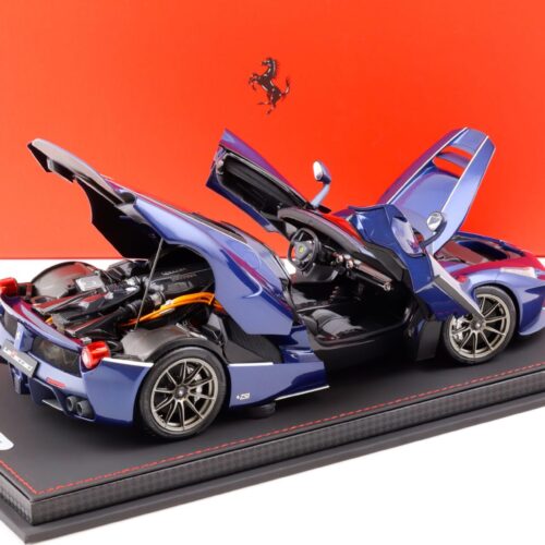 1:18 BBR Ferrari LaFerrari Aperta Blue Tour de France with display - Limited 80 pcs.