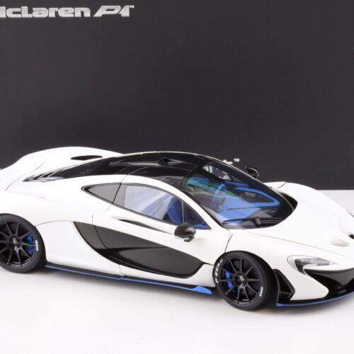 1:18 AUTOart Signature McLaren P1 (2013) matt white/ blue accents 76024
