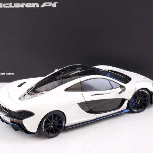 1:18 AUTOart Signature McLaren P1 (2013) matt white/ blue accents 76024