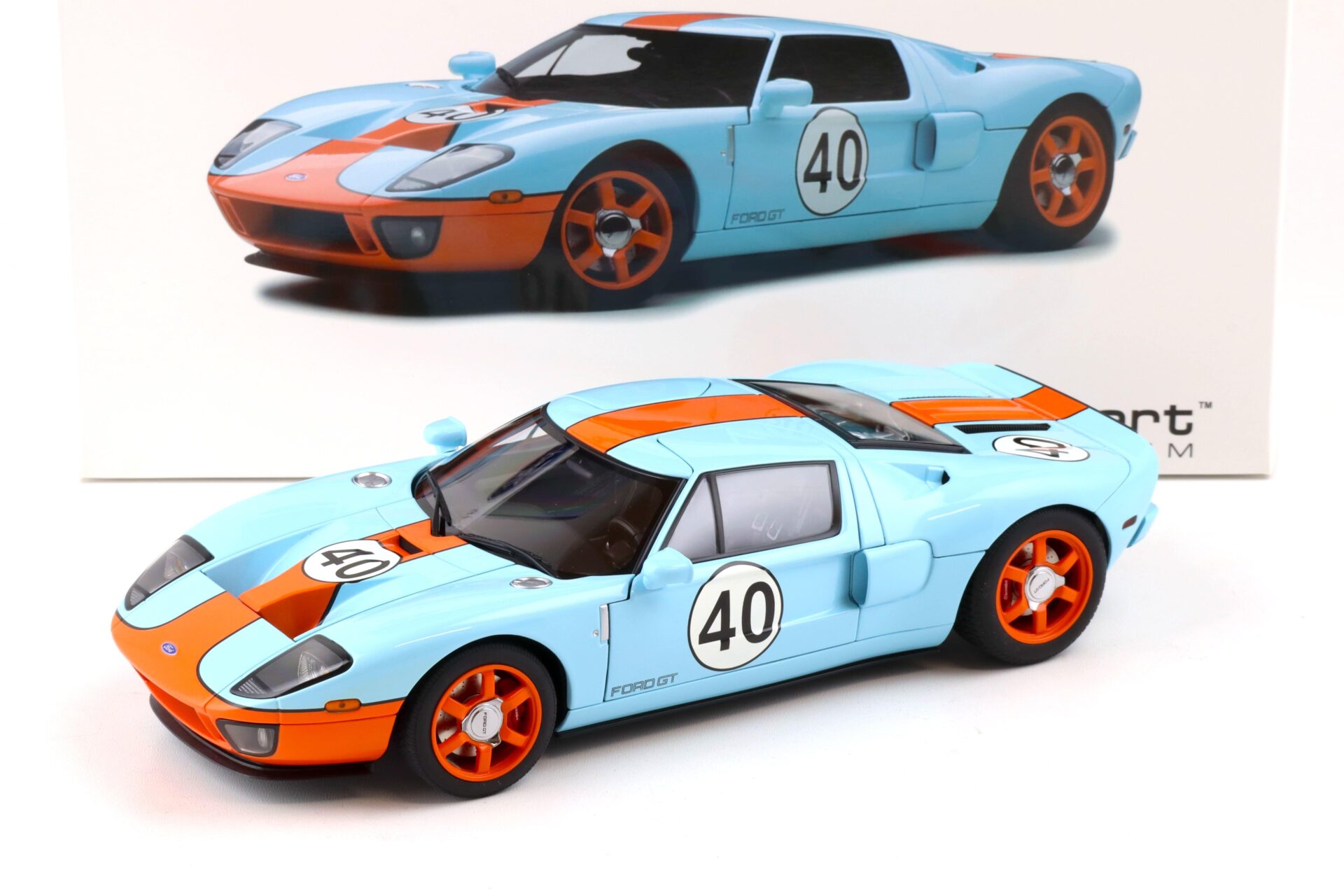ID 83971 orig.jpg 1:18 AUTOart Ford GT 2004 blue/ orange stripes #40 GULF Livery