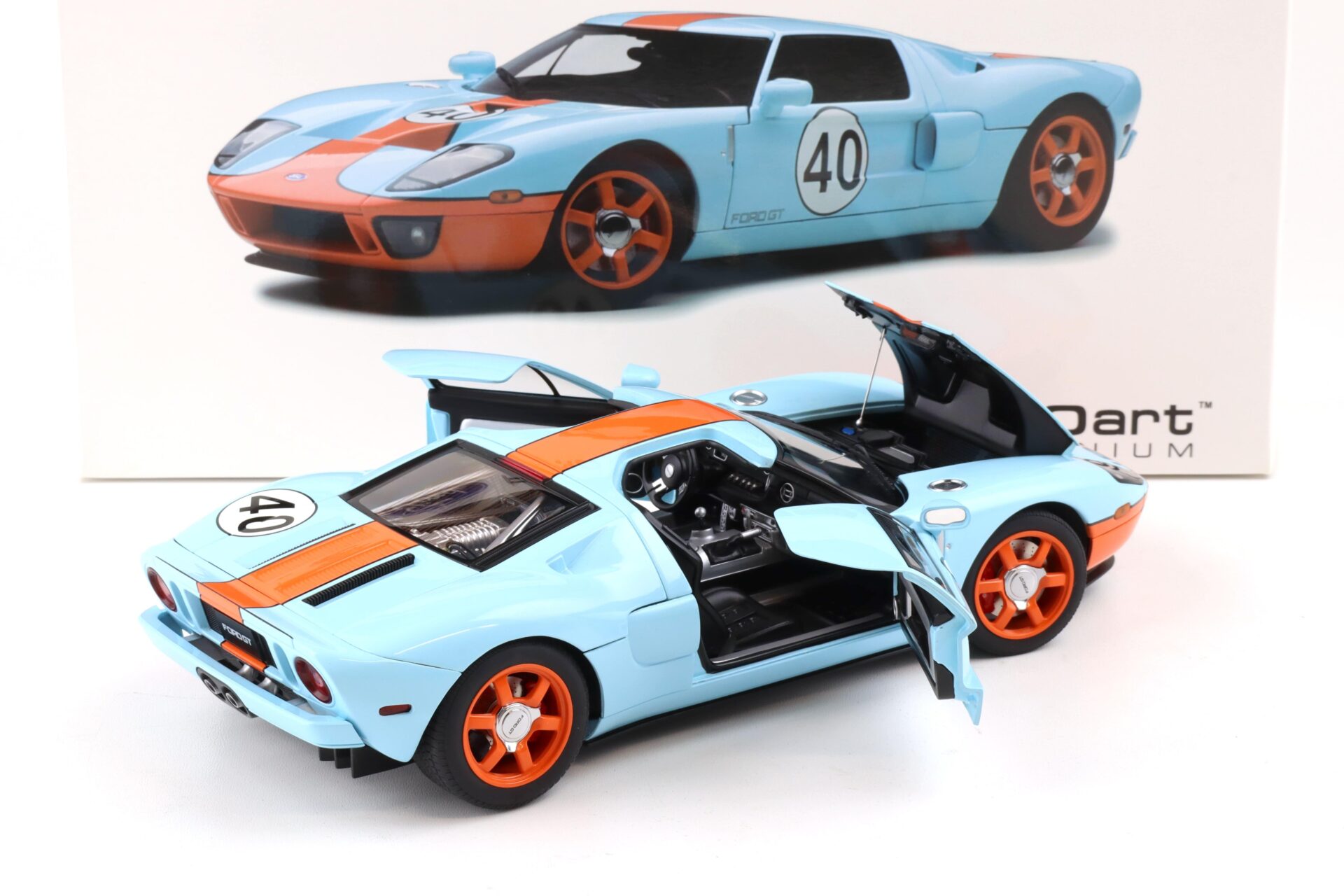 1:18 AUTOart Ford GT 2004 blue/ orange stripes #40 GULF Livery