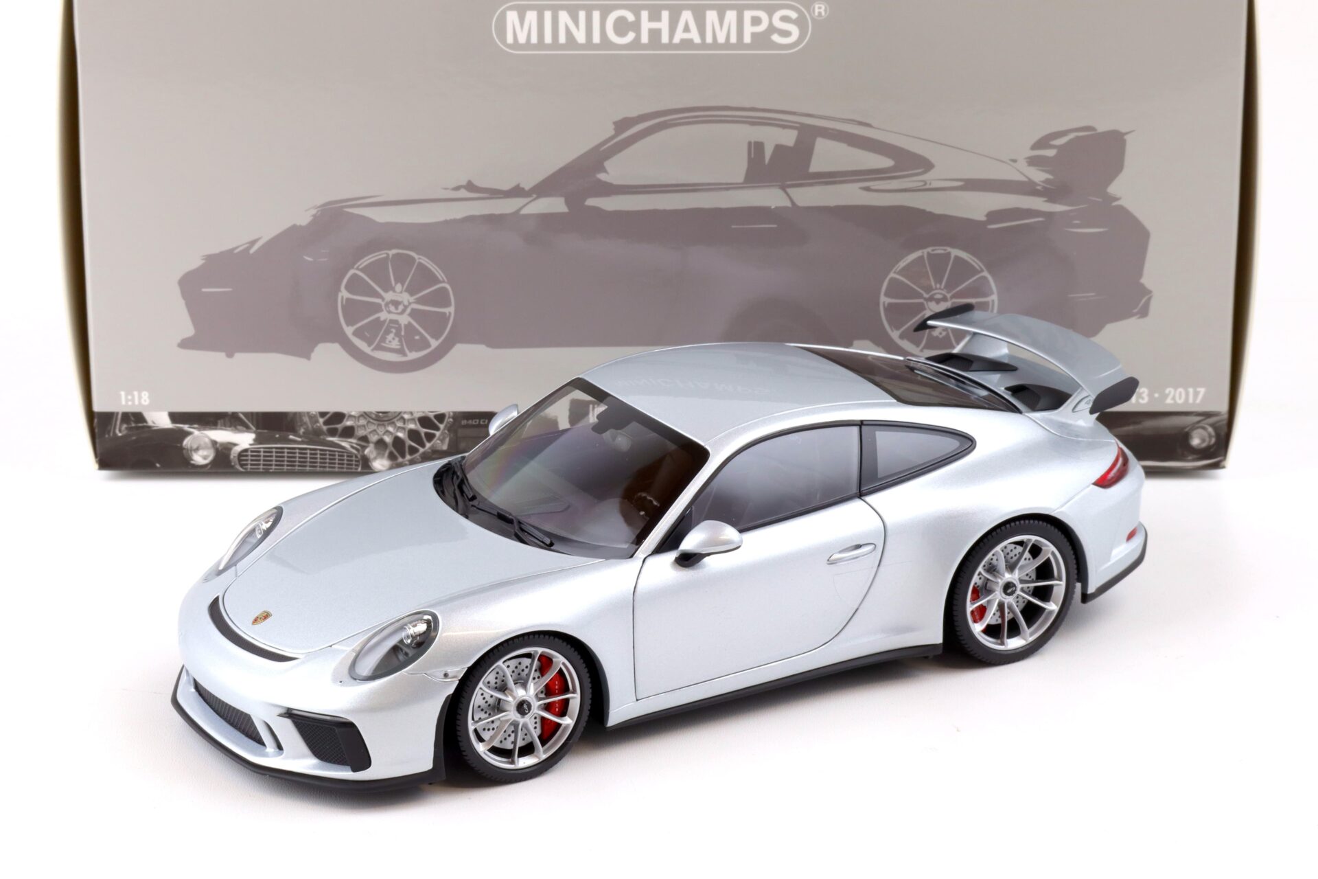 1:18 Minichamps Porsche 911 (991) GT3 silver 2017 North America Limited 299 pcs.