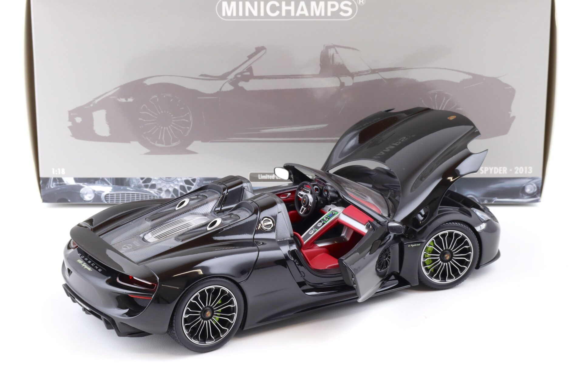 1:18 Minichamps Porsche 918 Spyder 2013 black/ red seats